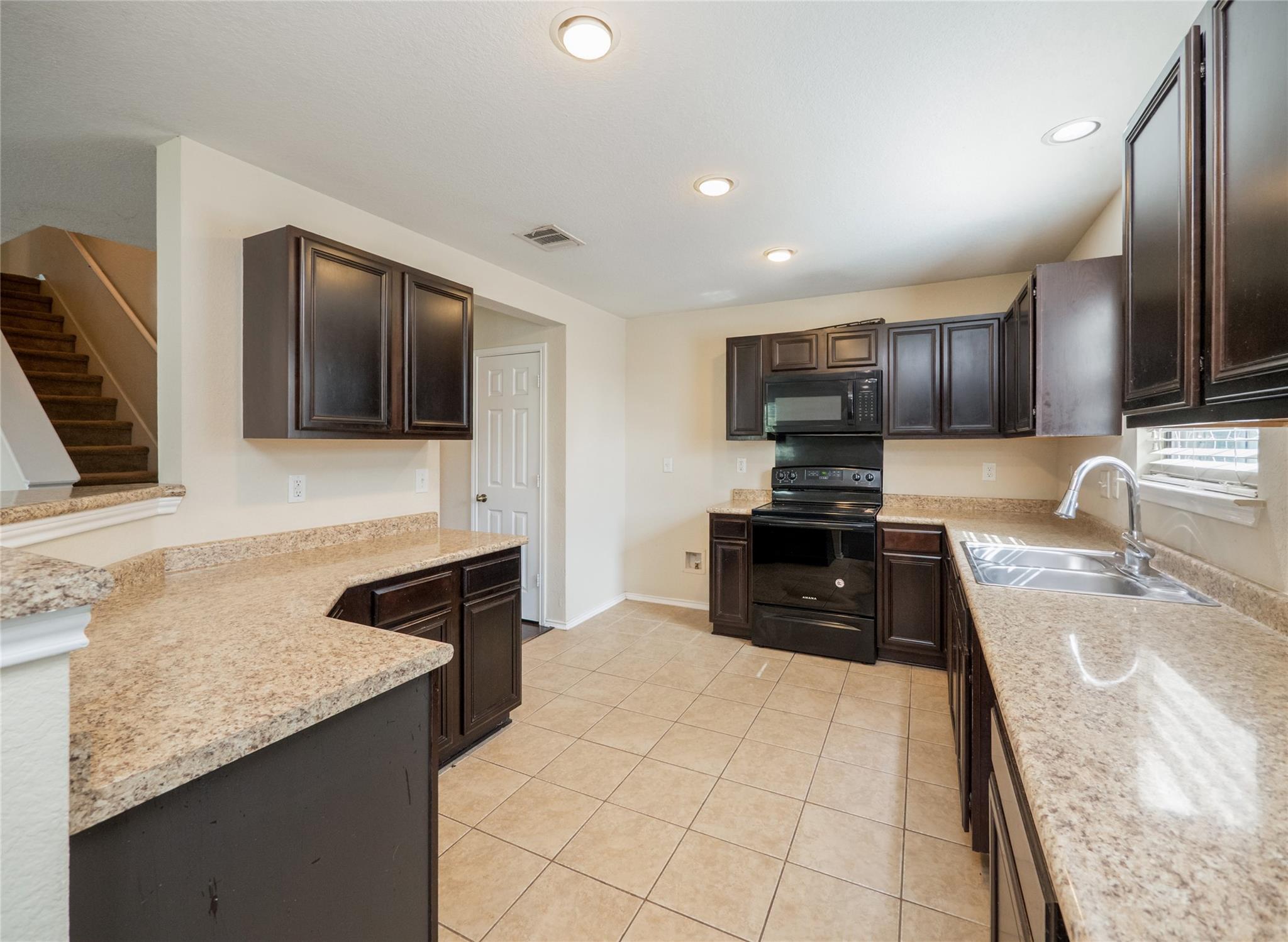 141 Clover Cv, Kyle, TX 78640