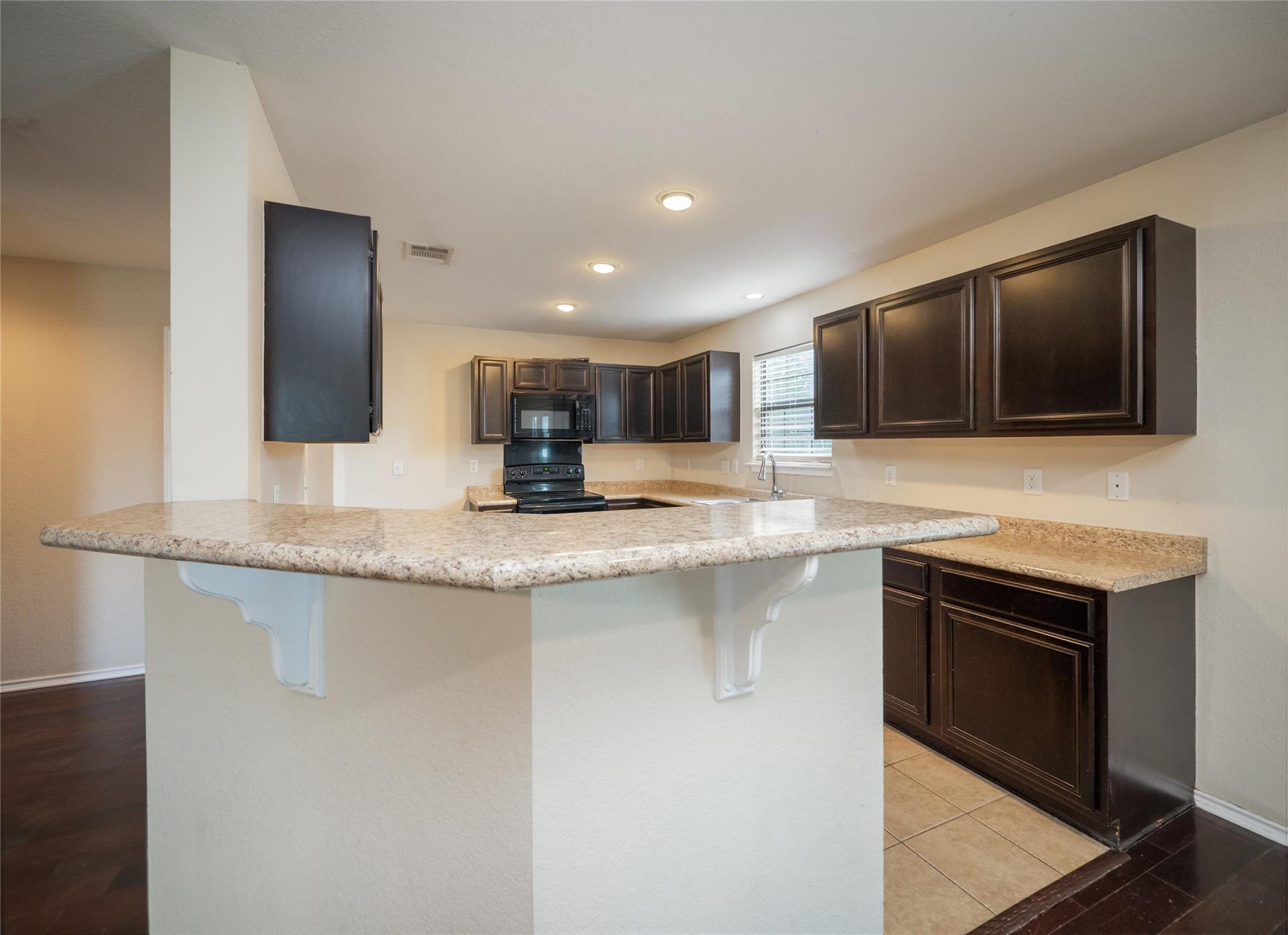 141 Clover Cv, Kyle, TX 78640