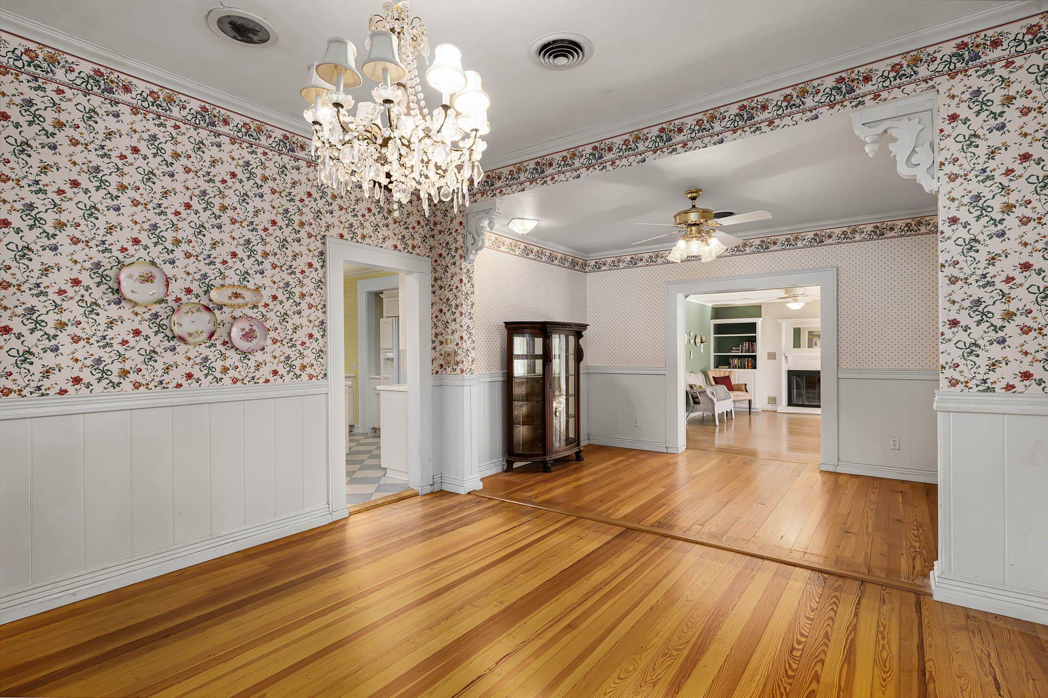 633 S Castell Ave, New Braunfels, TX 78130