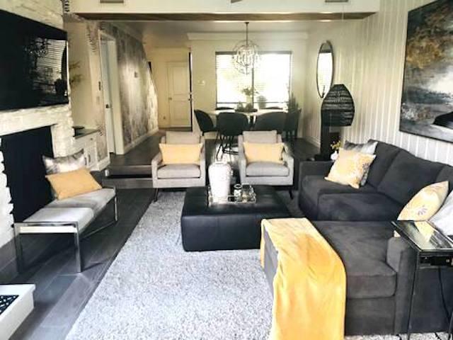 102 World Of Tennis Sq, Austin, TX 78738