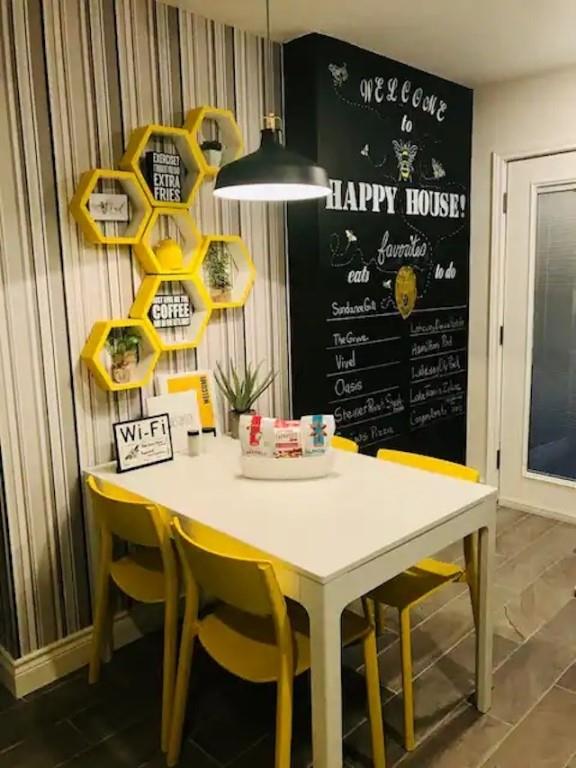 102 World Of Tennis Sq, Austin, TX 78738