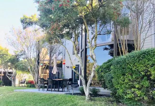 102 World Of Tennis Sq, Austin, TX 78738