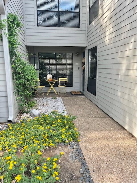 102 World Of Tennis Sq, Austin, TX 78738