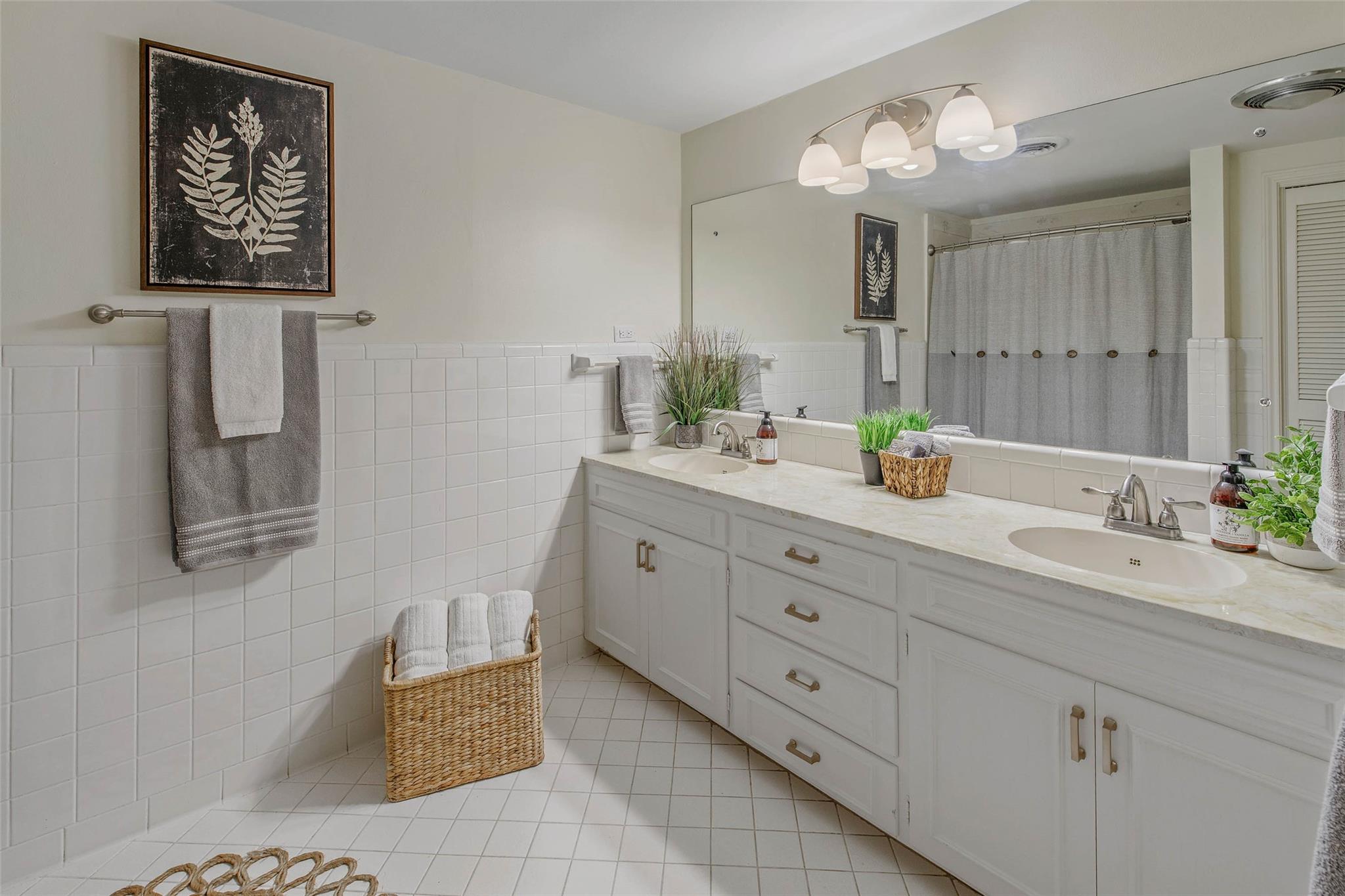 1403 Post Oak Cir, College Station, TX 77840