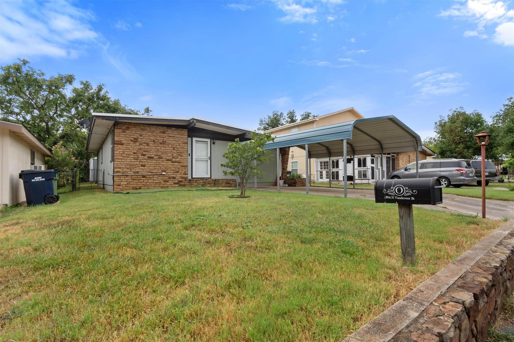 804 N Vandeveer St, Burnet, TX 78611