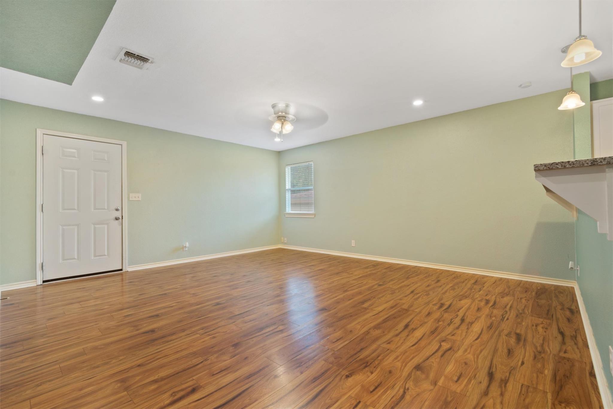 804 N Vandeveer St, Burnet, TX 78611