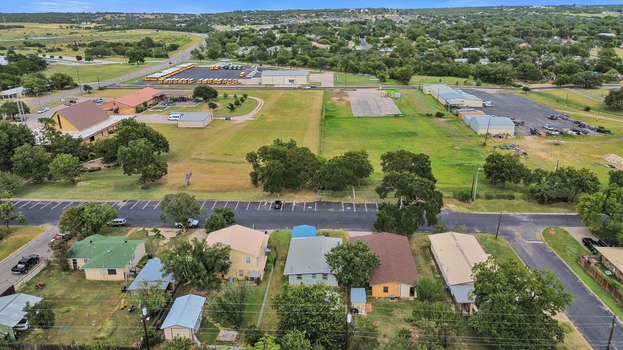 804 N Vandeveer St, Burnet, TX 78611