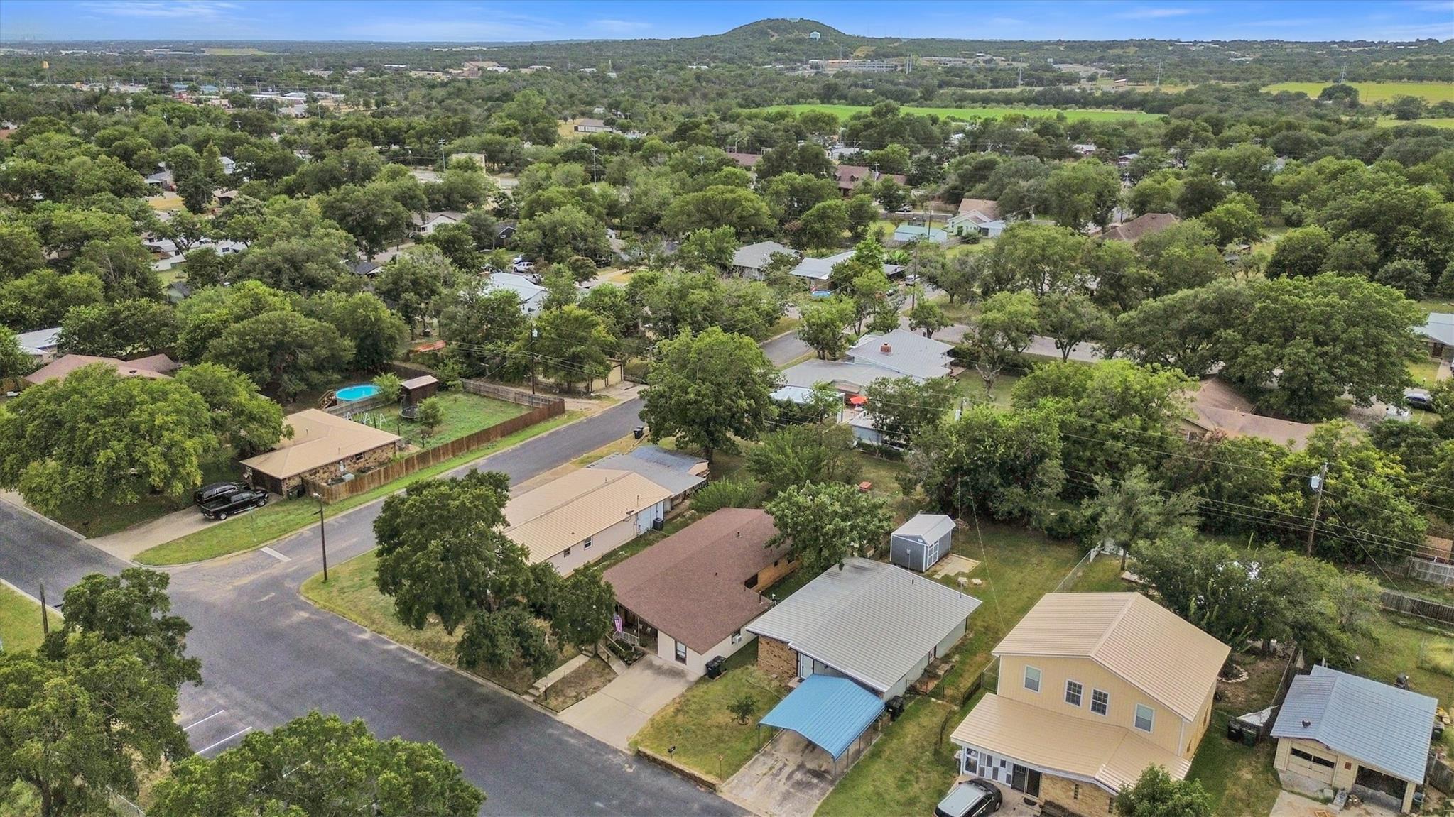 804 N Vandeveer St, Burnet, TX 78611