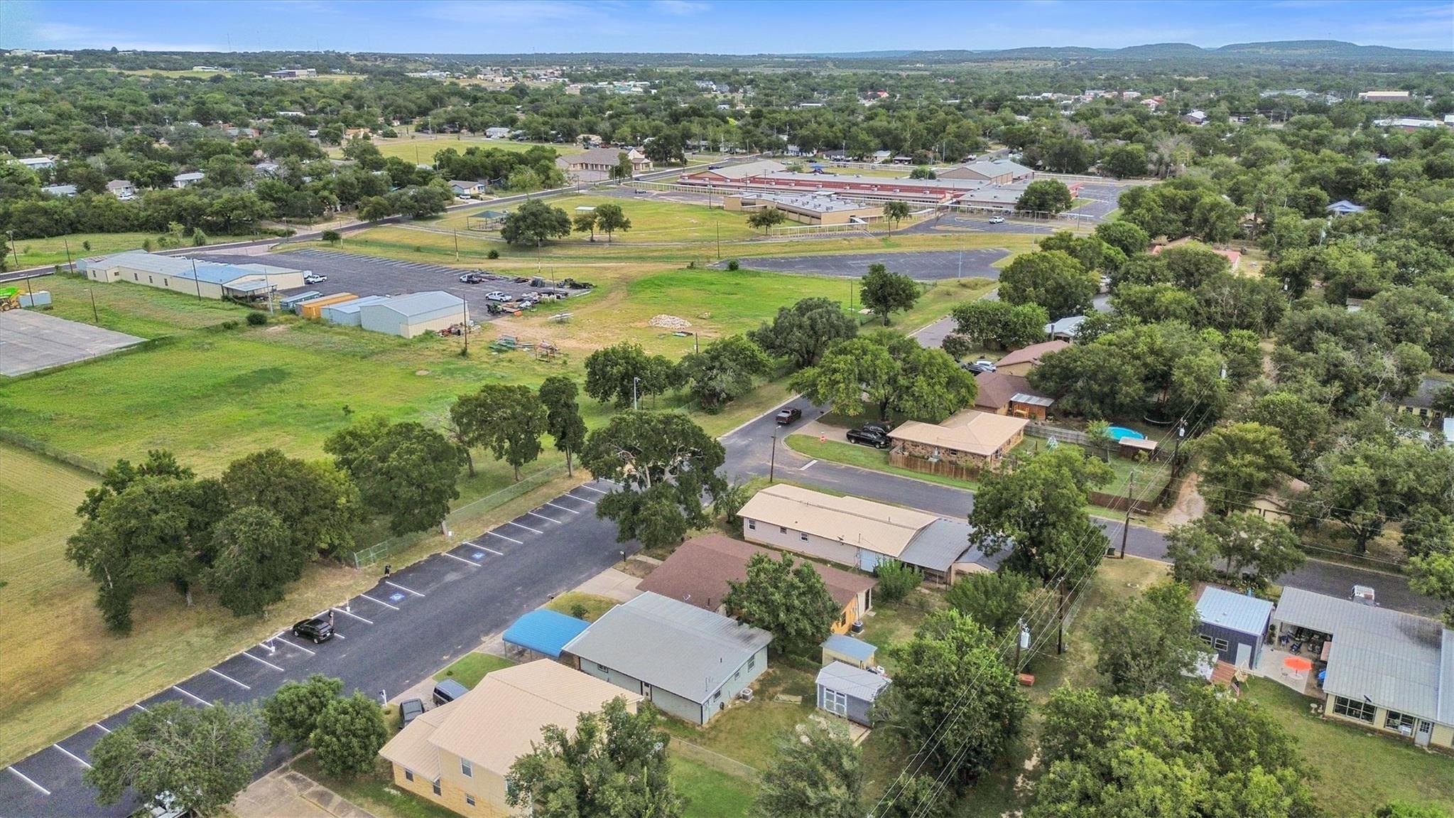 804 N Vandeveer St, Burnet, TX 78611