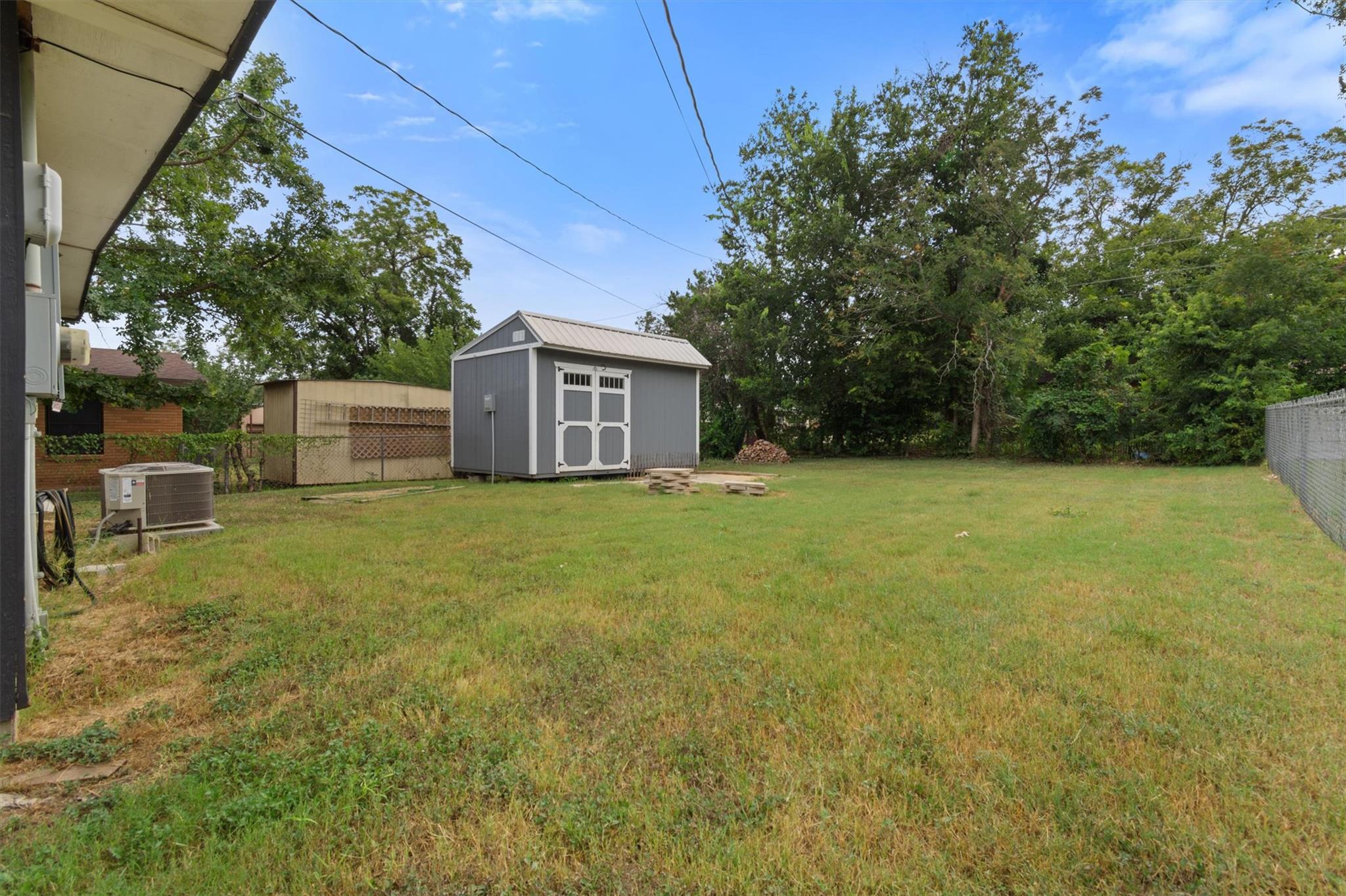 804 N Vandeveer St, Burnet, TX 78611
