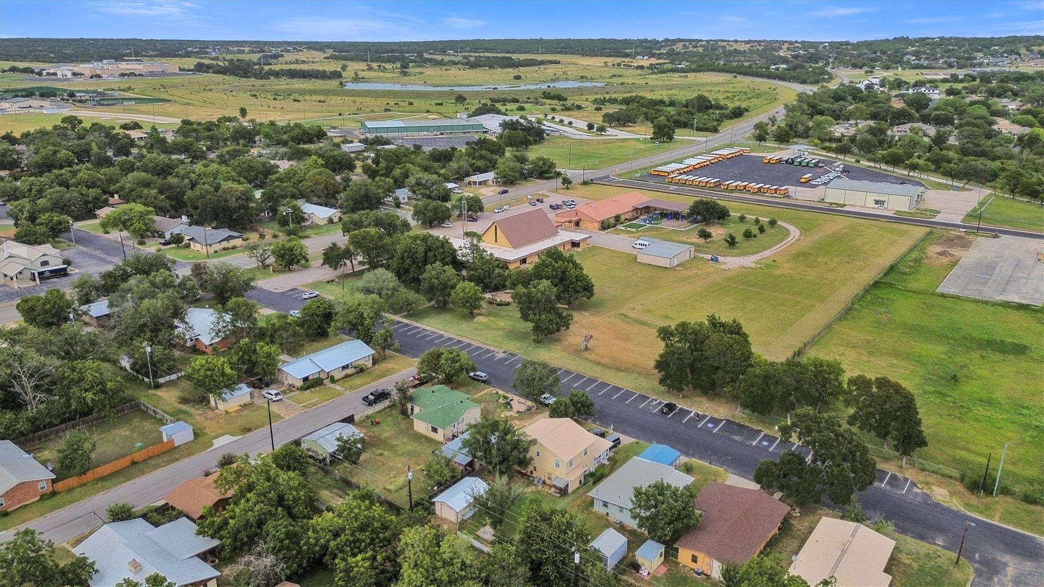 804 N Vandeveer St, Burnet, TX 78611