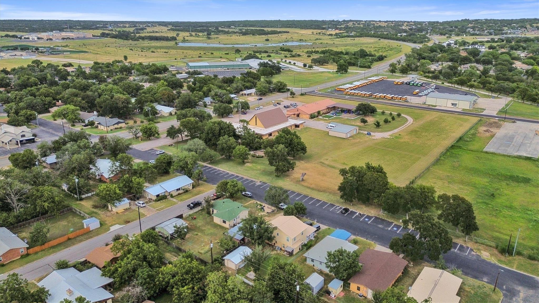 804 N Vandeveer St, Burnet, TX 78611