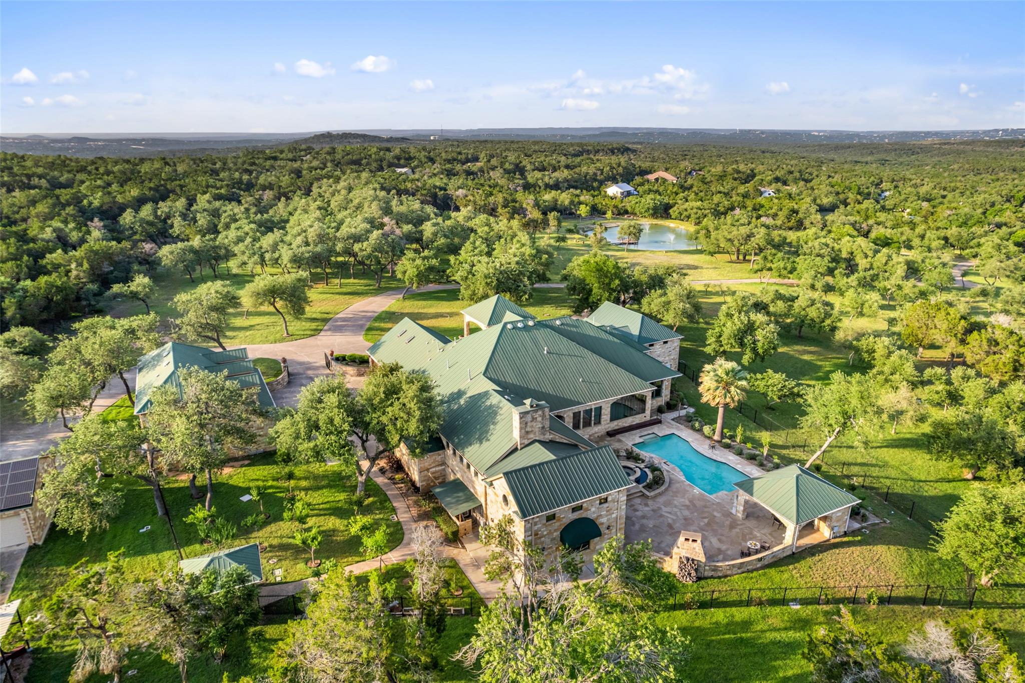6620 W Creekview Dr, Austin, TX 78736