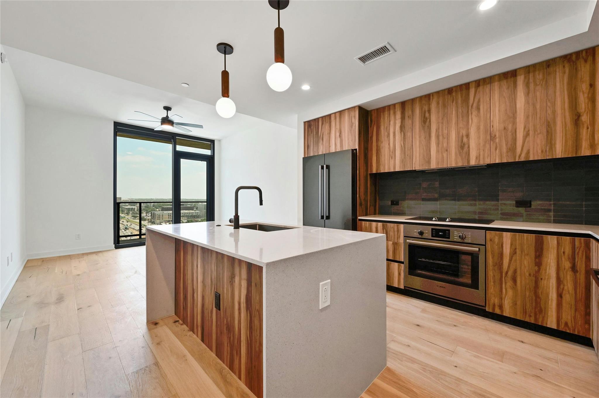 84 East Ave # 1702, Austin, TX 78701