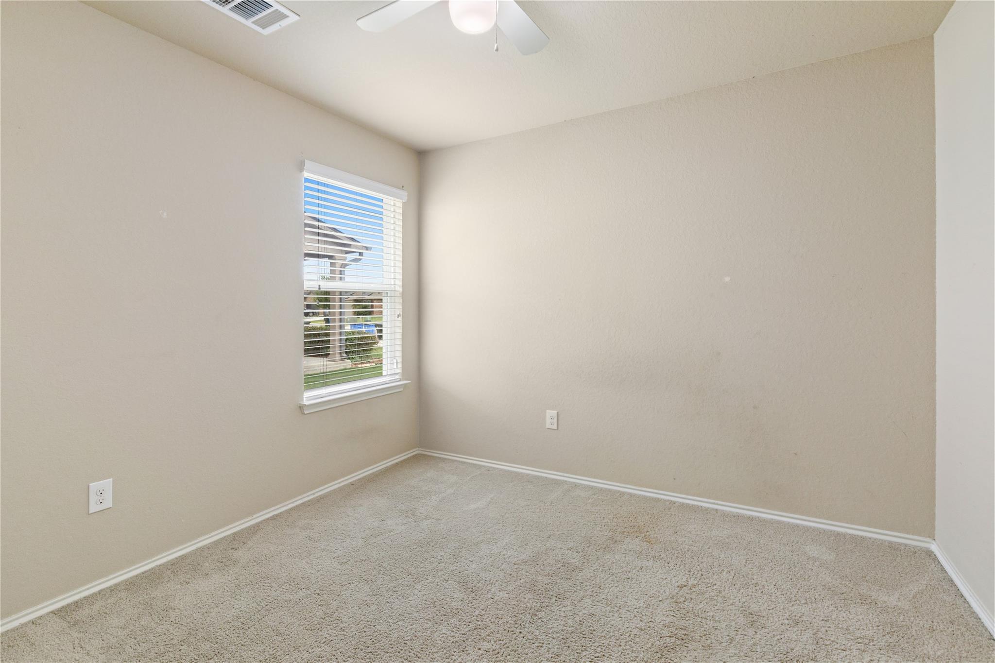 1517 Birmingham Dr, Seguin, TX 78155