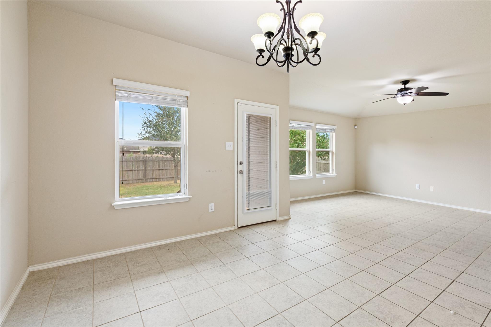 1517 Birmingham Dr, Seguin, TX 78155