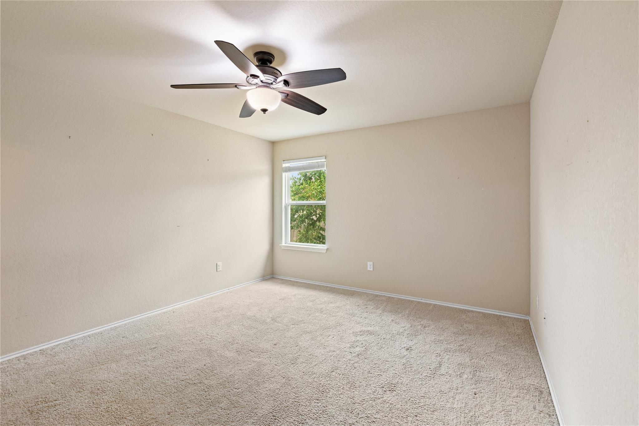 1517 Birmingham Dr, Seguin, TX 78155