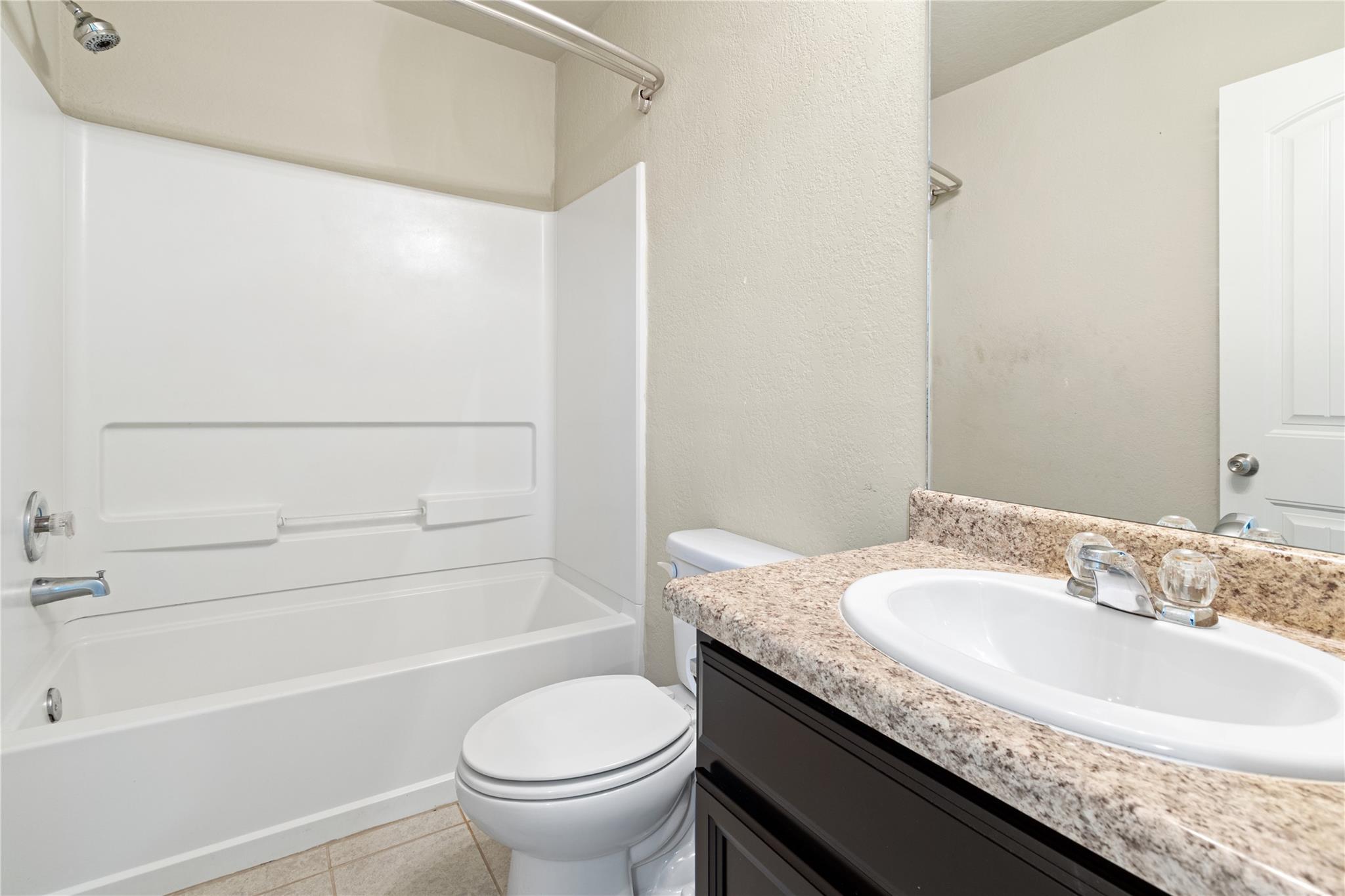 1517 Birmingham Dr, Seguin, TX 78155