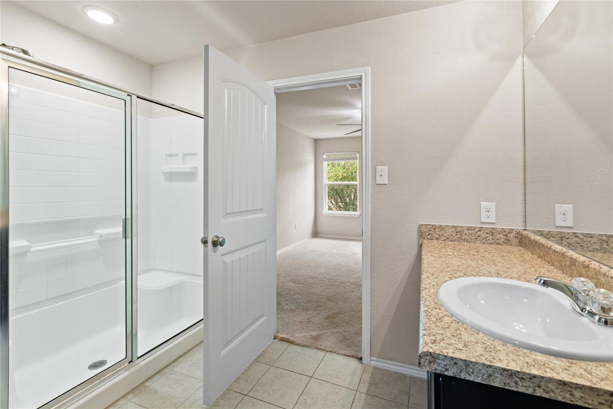 1517 Birmingham Dr, Seguin, TX 78155