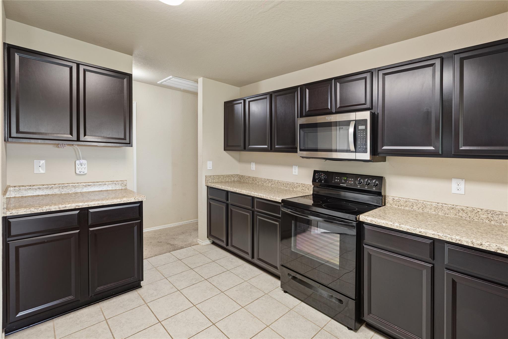 1517 Birmingham Dr, Seguin, TX 78155