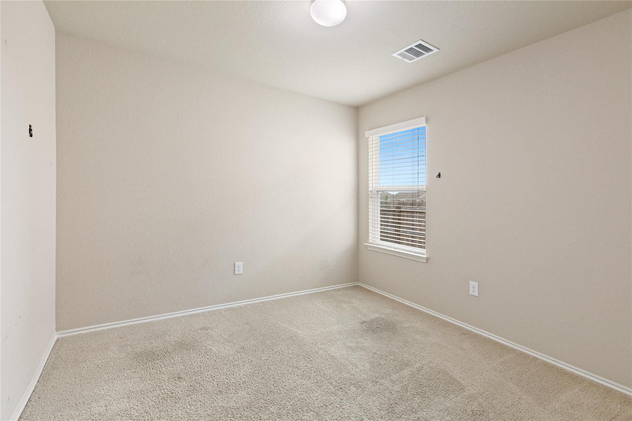 1517 Birmingham Dr, Seguin, TX 78155