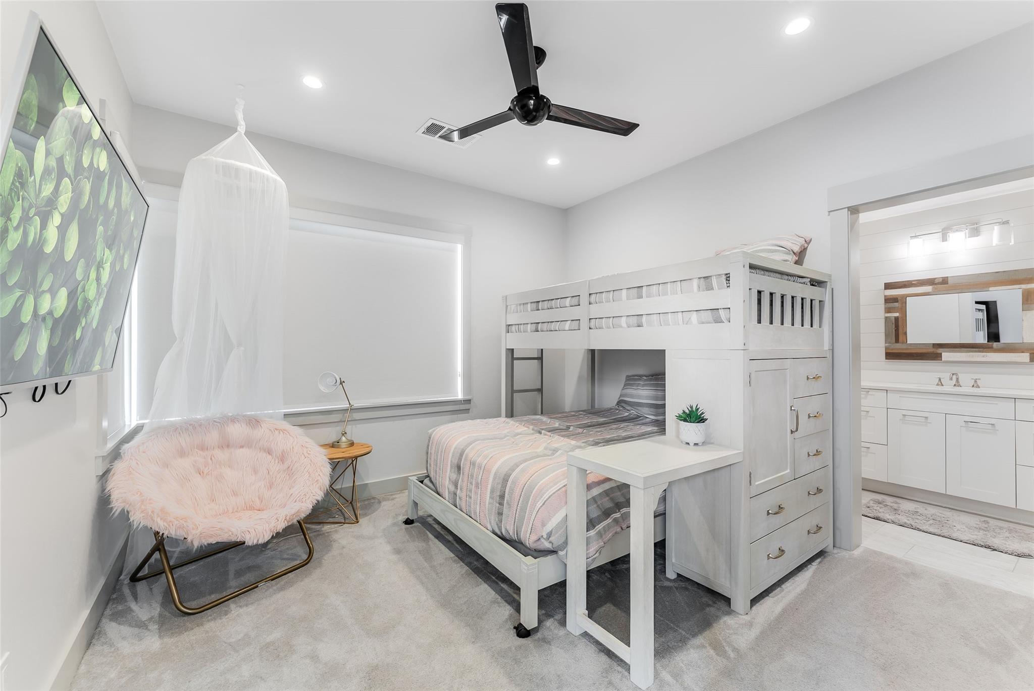 18601 Flying J Blvd, Spicewood, TX 78669