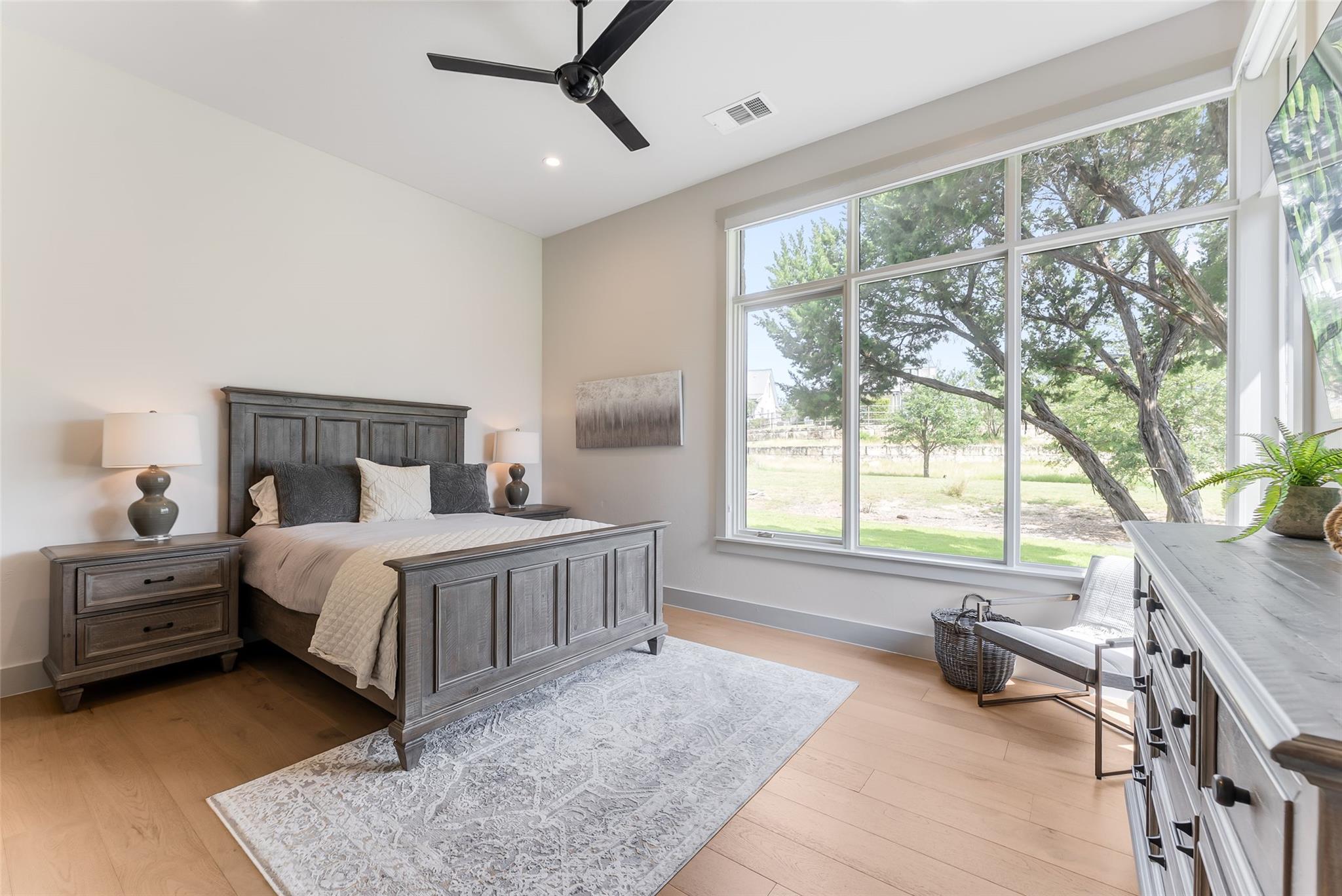 18601 Flying J Blvd, Spicewood, TX 78669