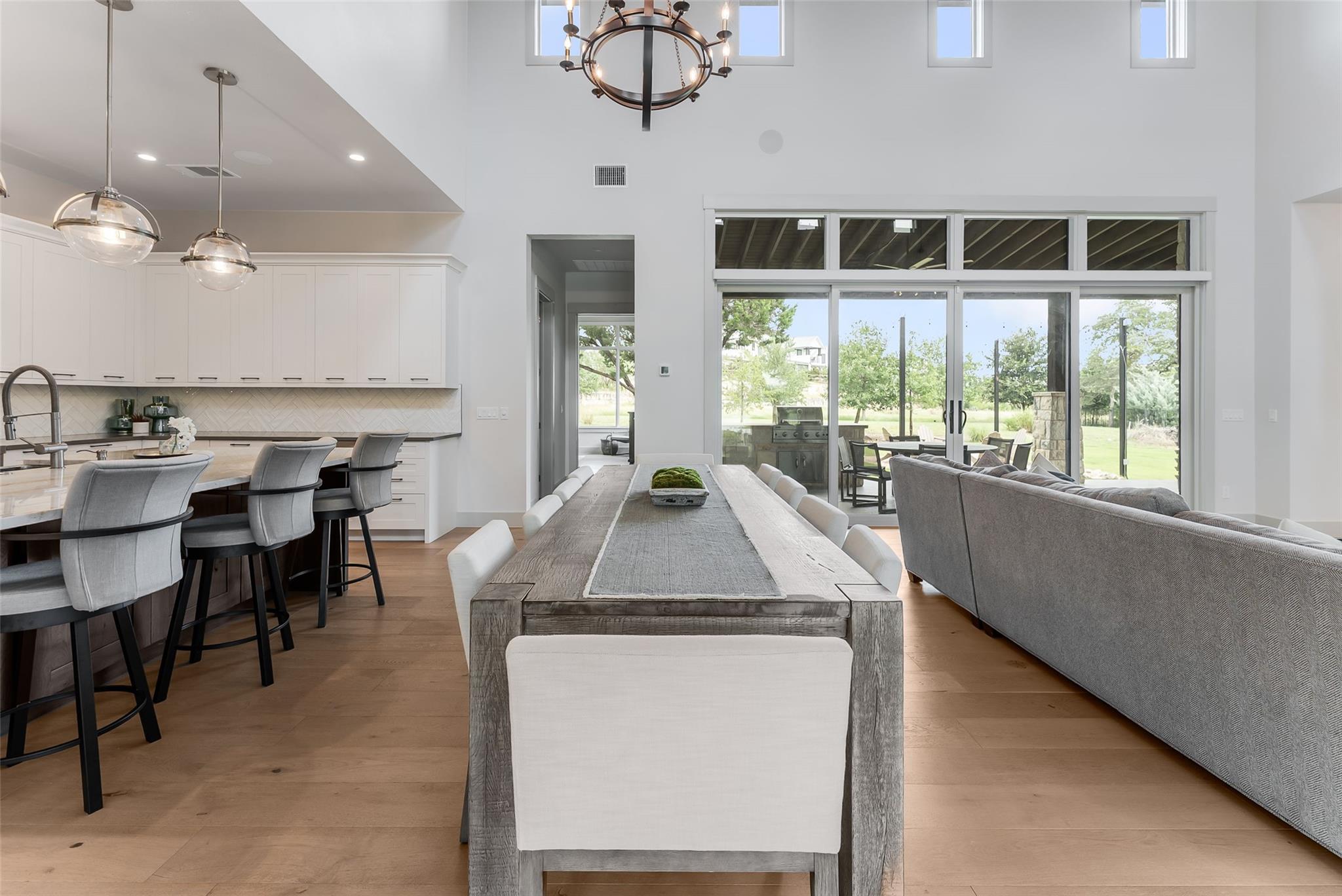 18601 Flying J Blvd, Spicewood, TX 78669