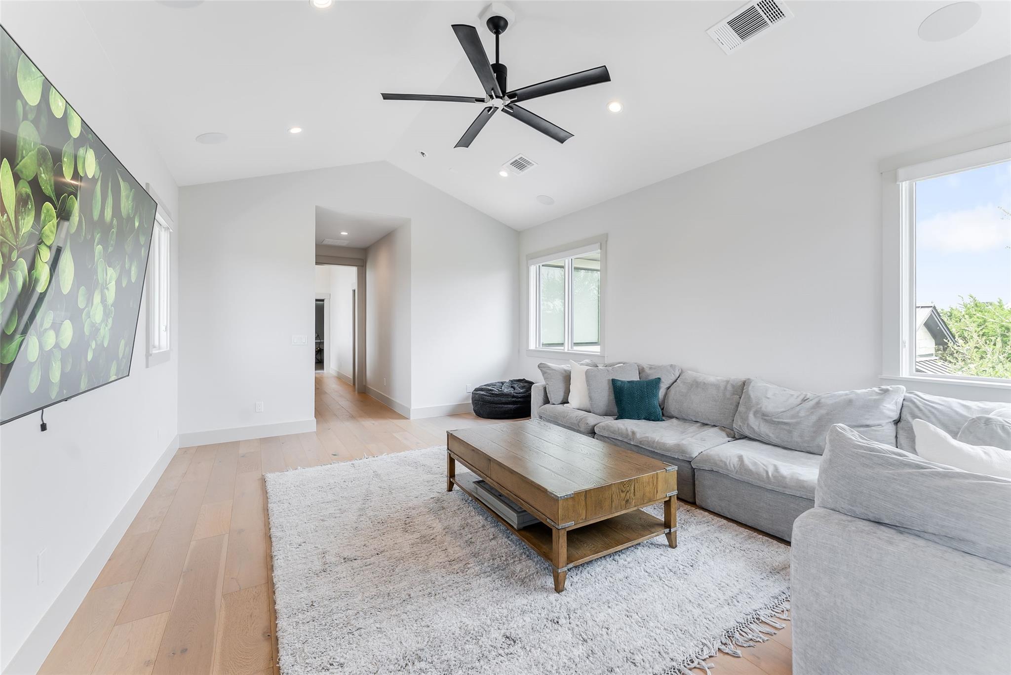 18601 Flying J Blvd, Spicewood, TX 78669