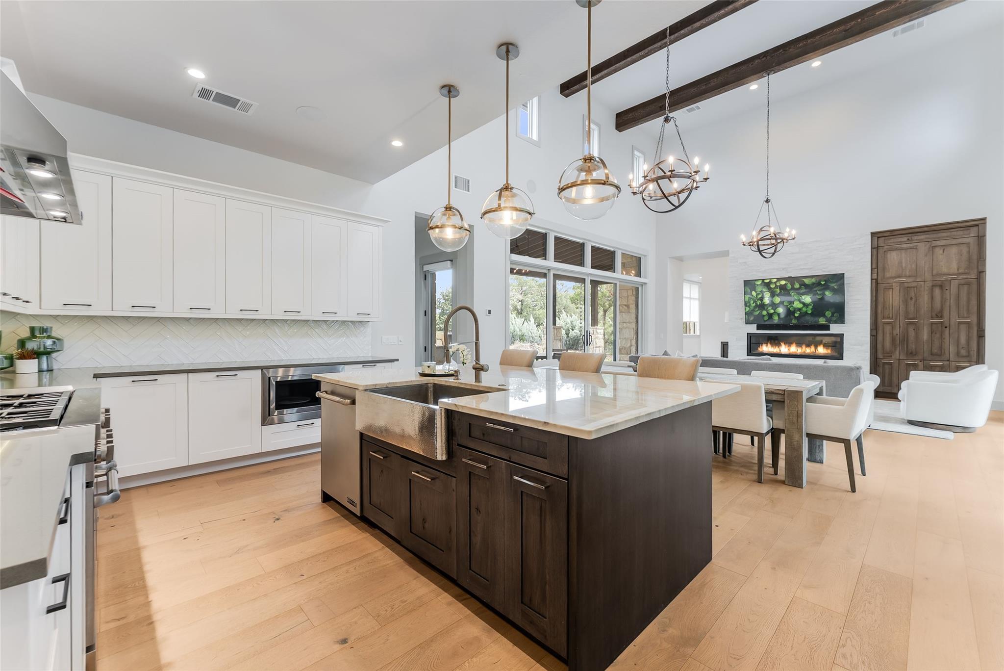 18601 Flying J Blvd, Spicewood, TX 78669