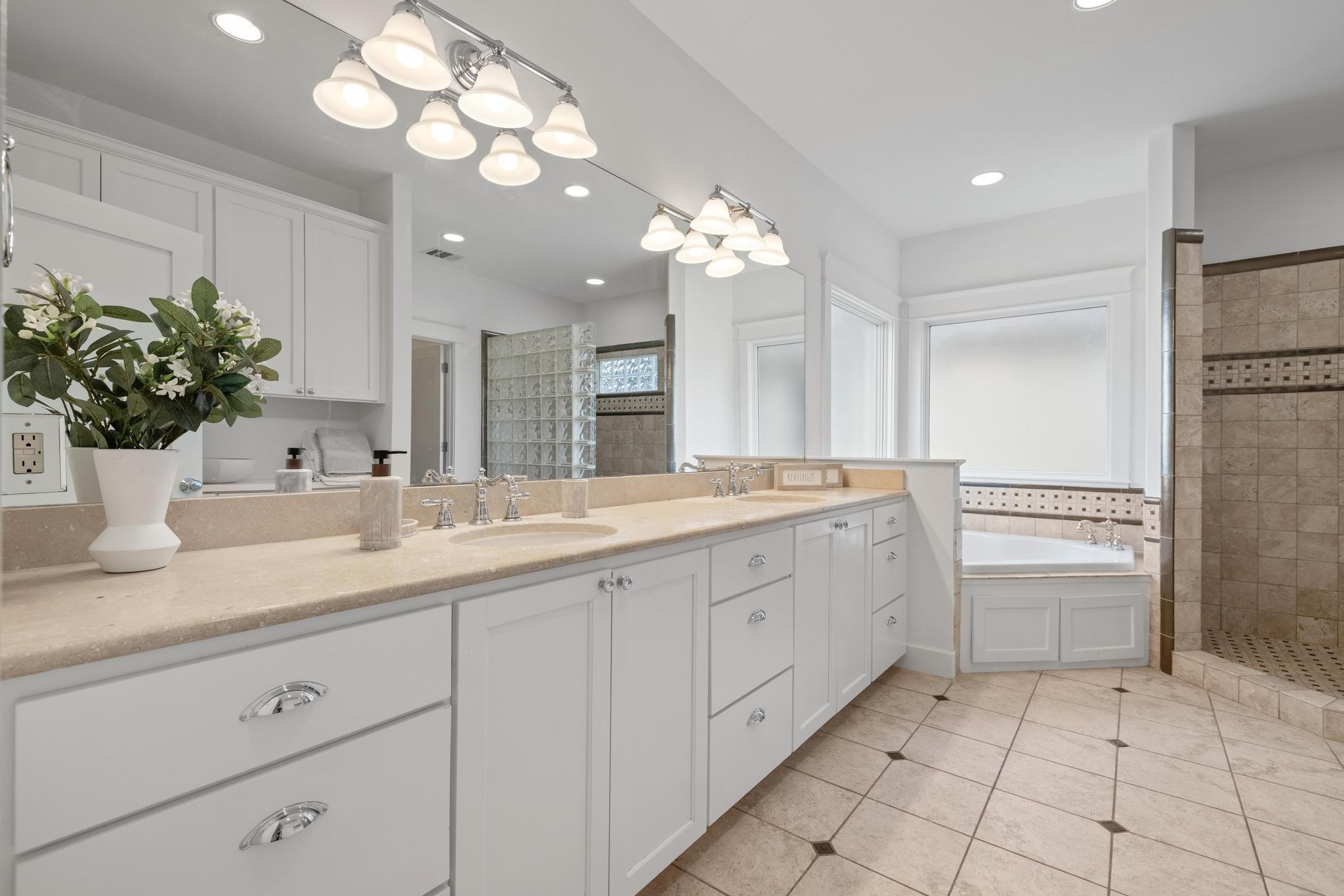 1106 Maufrais St, Austin, TX 78703