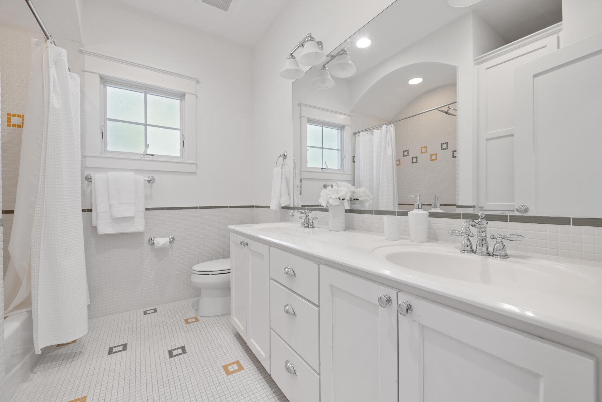 1106 Maufrais St, Austin, TX 78703