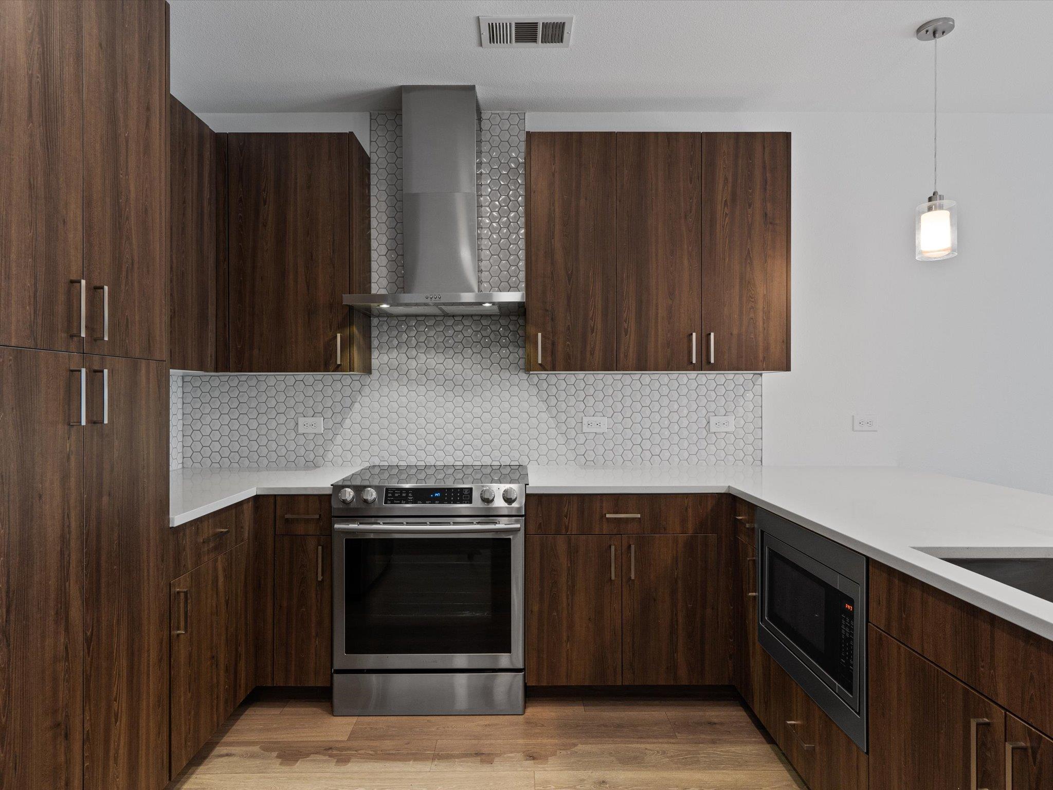 2213 Poquito St # 122, Austin, TX 78722