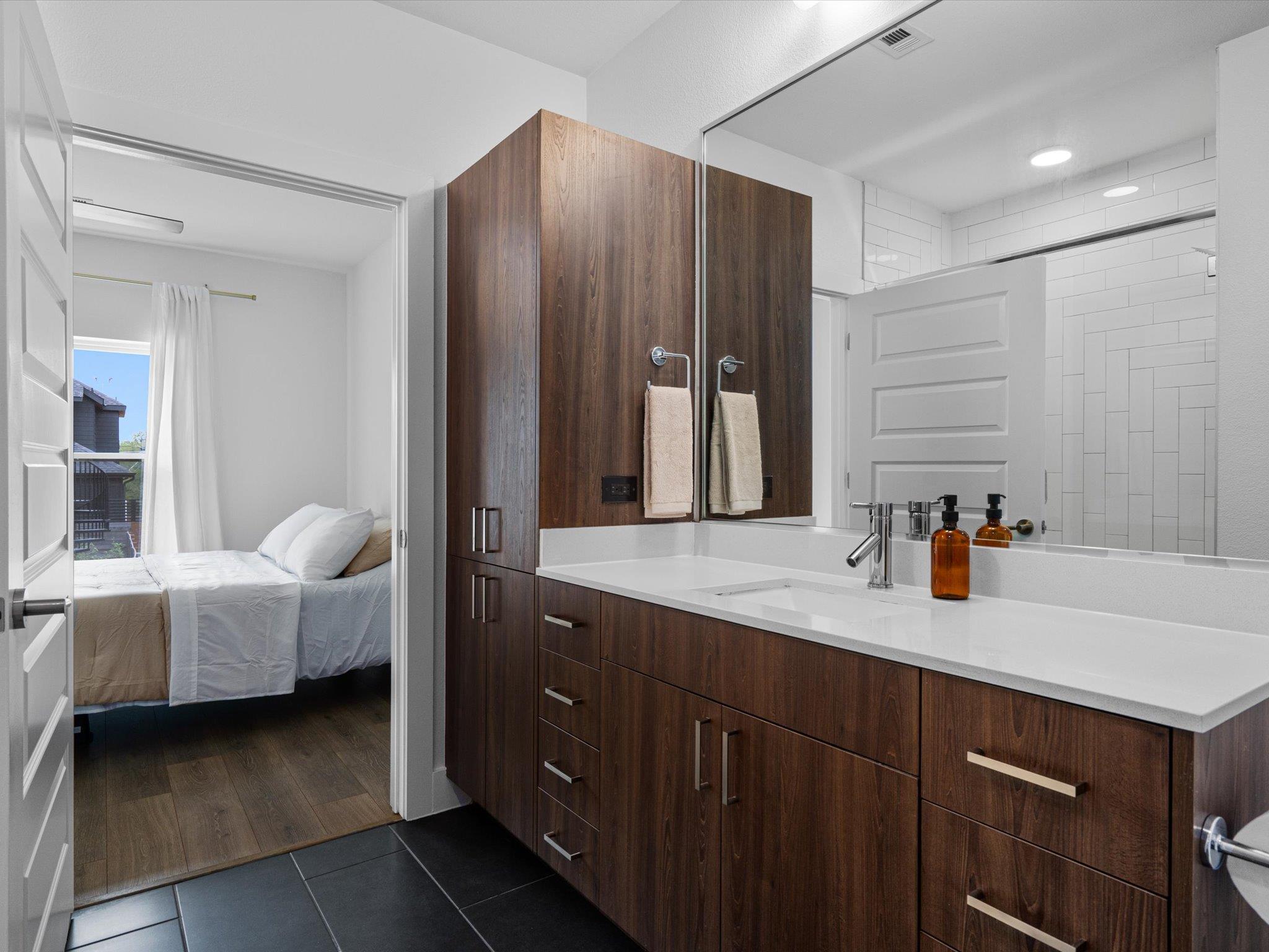 2213 Poquito St # 122, Austin, TX 78722