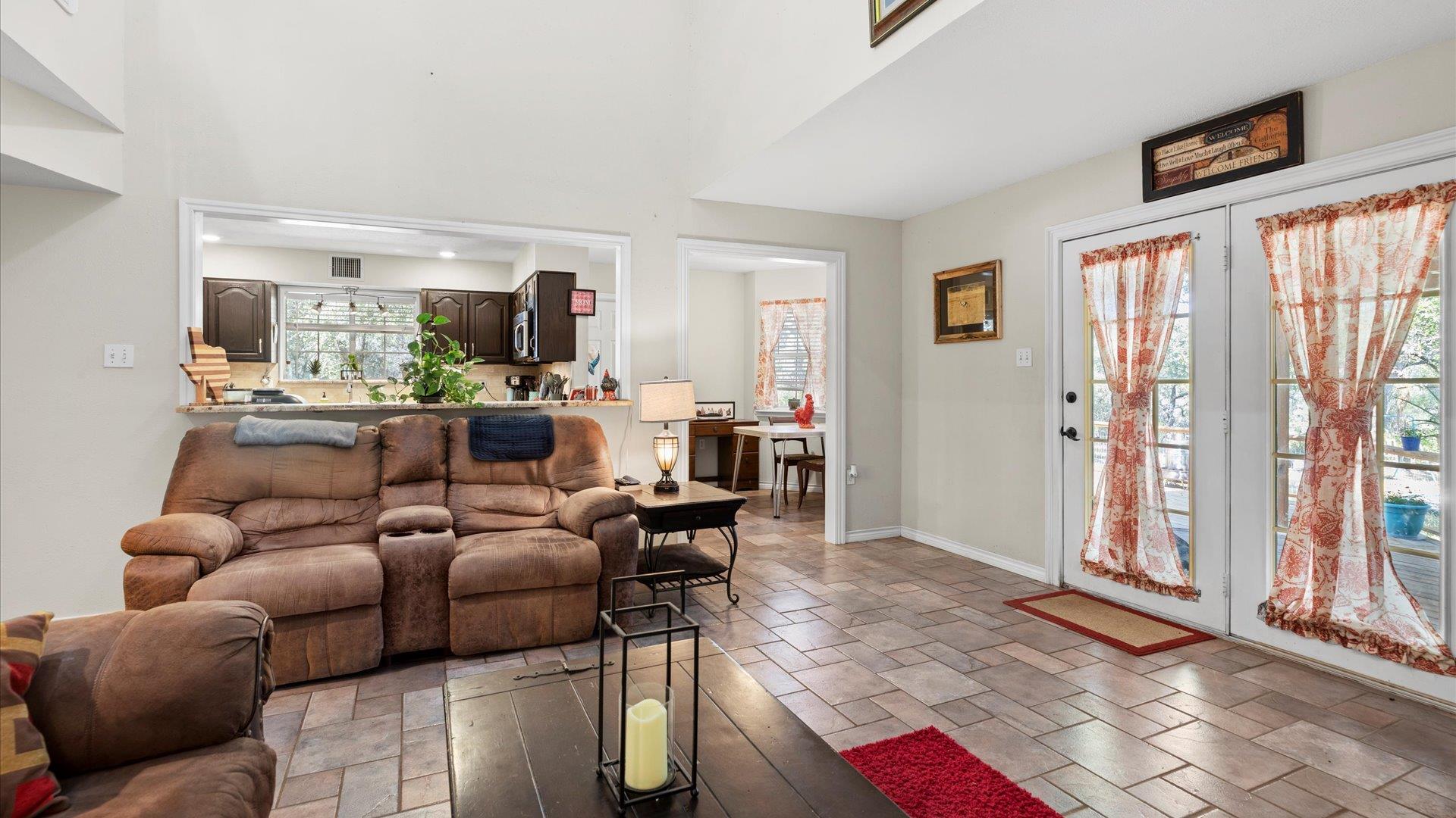 689 Abels Way, Canyon Lake, TX 78133