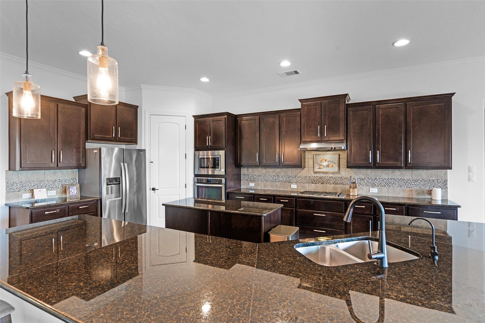 1075 Bluff Woods Dr, Driftwood, TX 78619