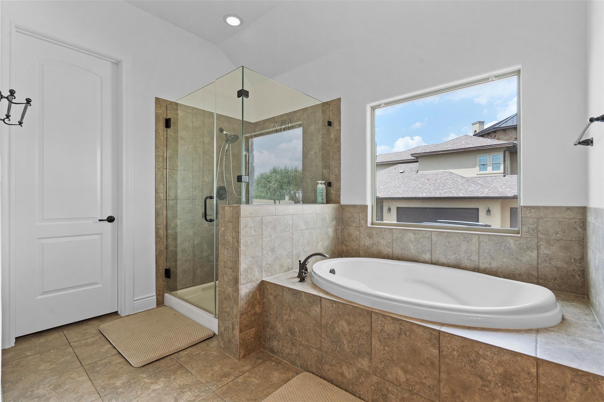 1075 Bluff Woods Dr, Driftwood, TX 78619