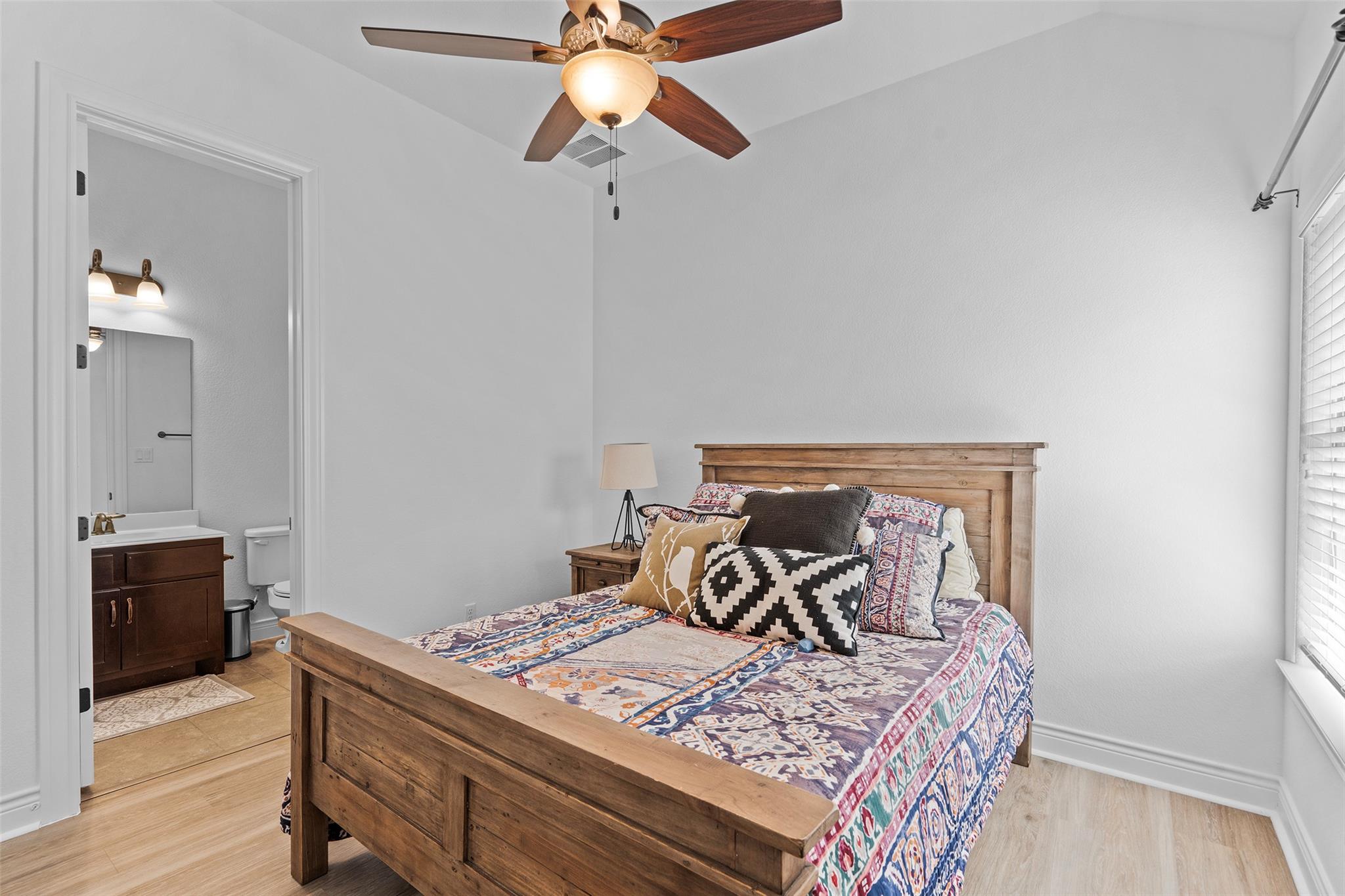 1075 Bluff Woods Dr, Driftwood, TX 78619