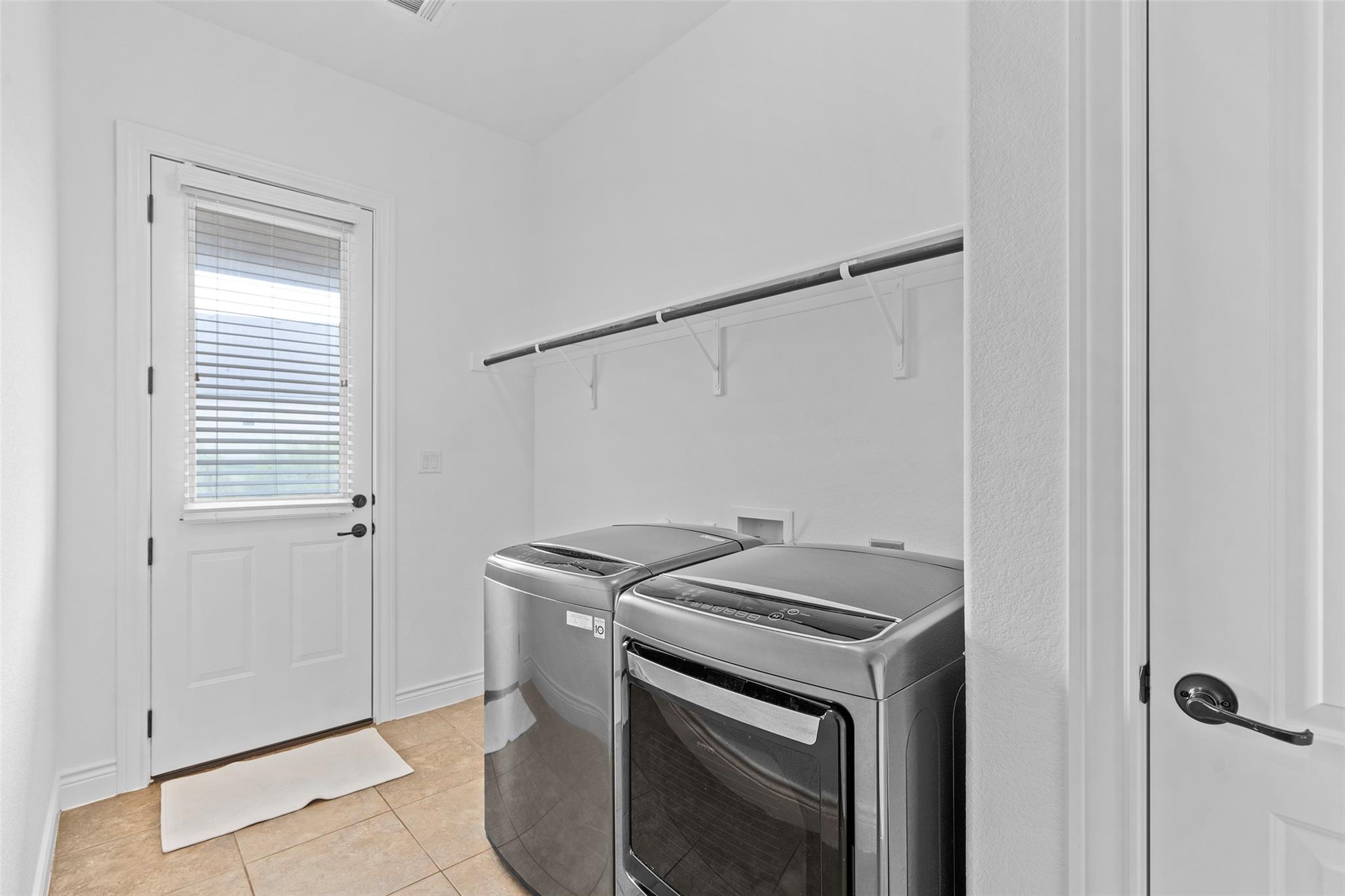 1075 Bluff Woods Dr, Driftwood, TX 78619