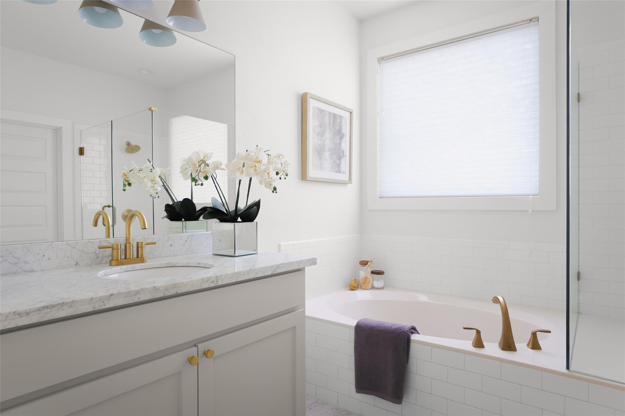 18 N Peak Rd, West Lake Hills, TX 78746