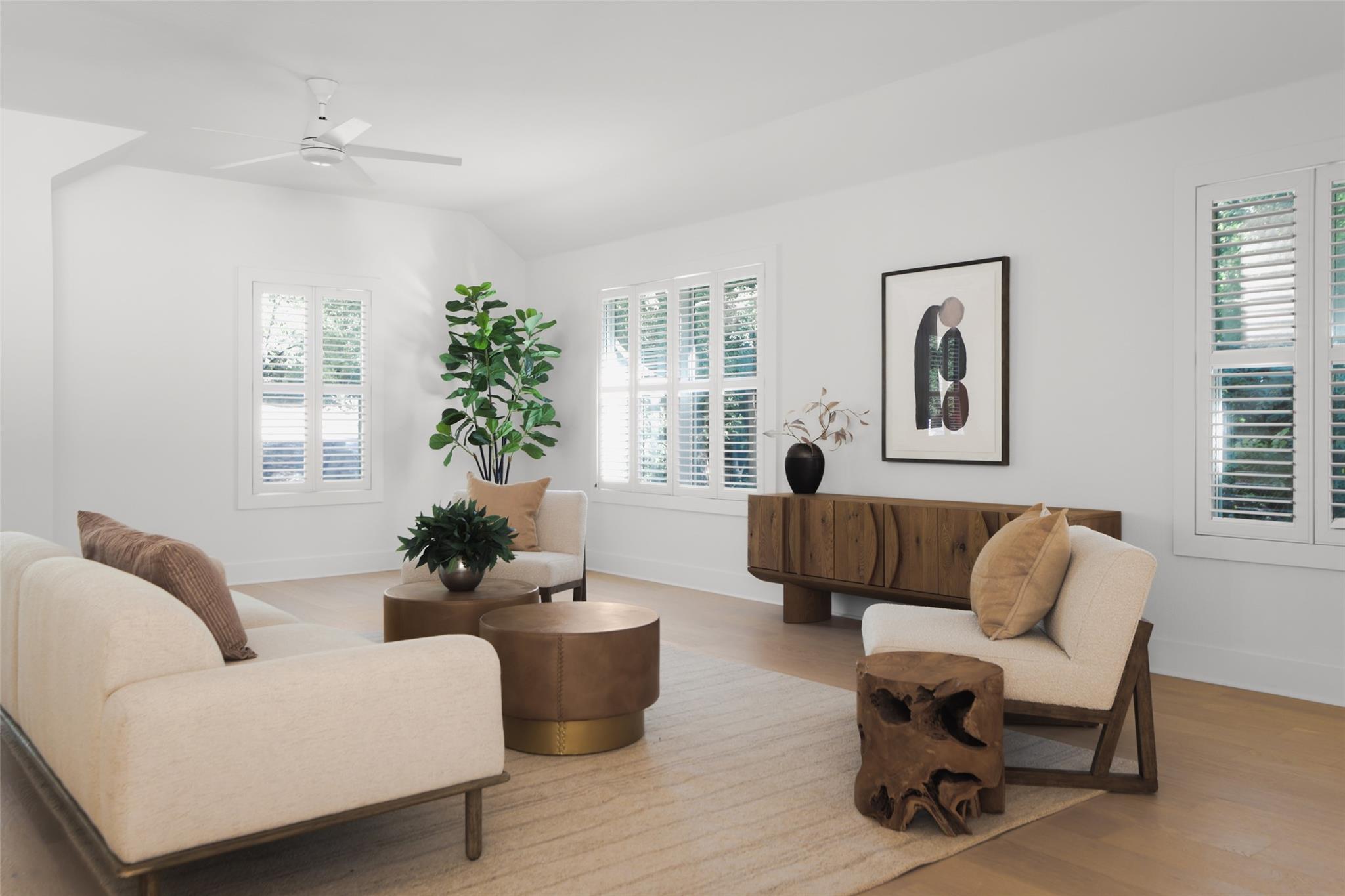 18 N Peak Rd, West Lake Hills, TX 78746