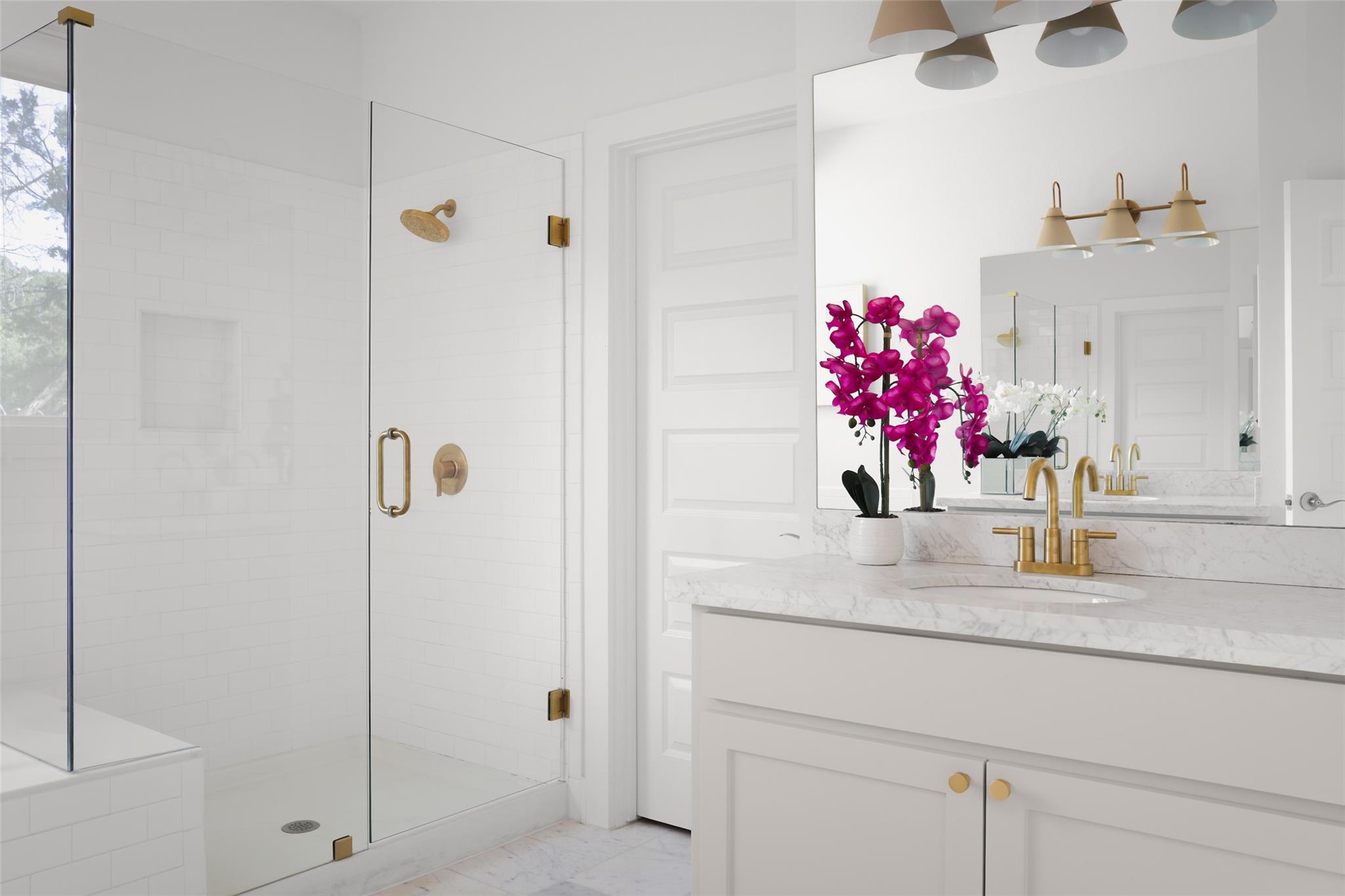 18 N Peak Rd, West Lake Hills, TX 78746