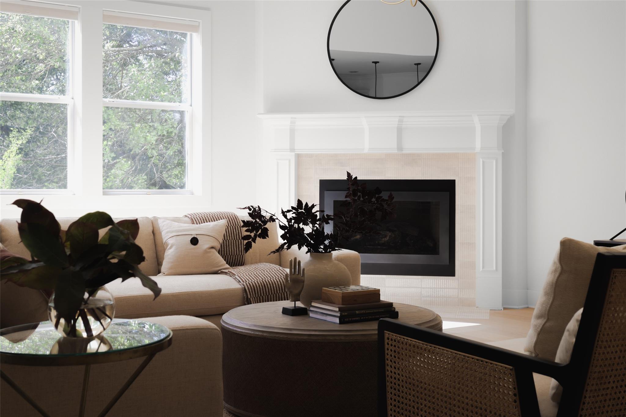 18 N Peak Rd, West Lake Hills, TX 78746