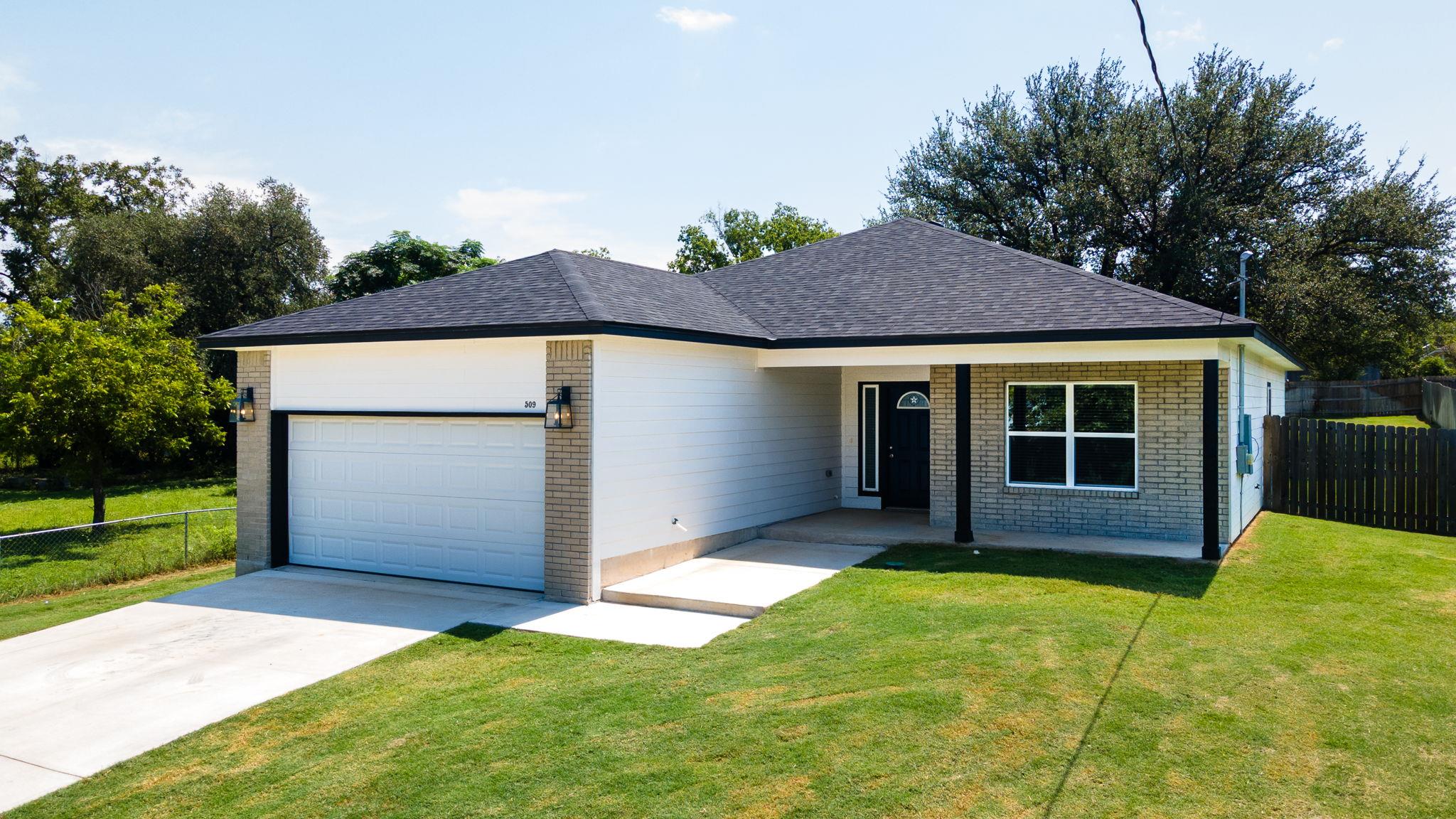 509 Brown St, Lampasas, TX 76550