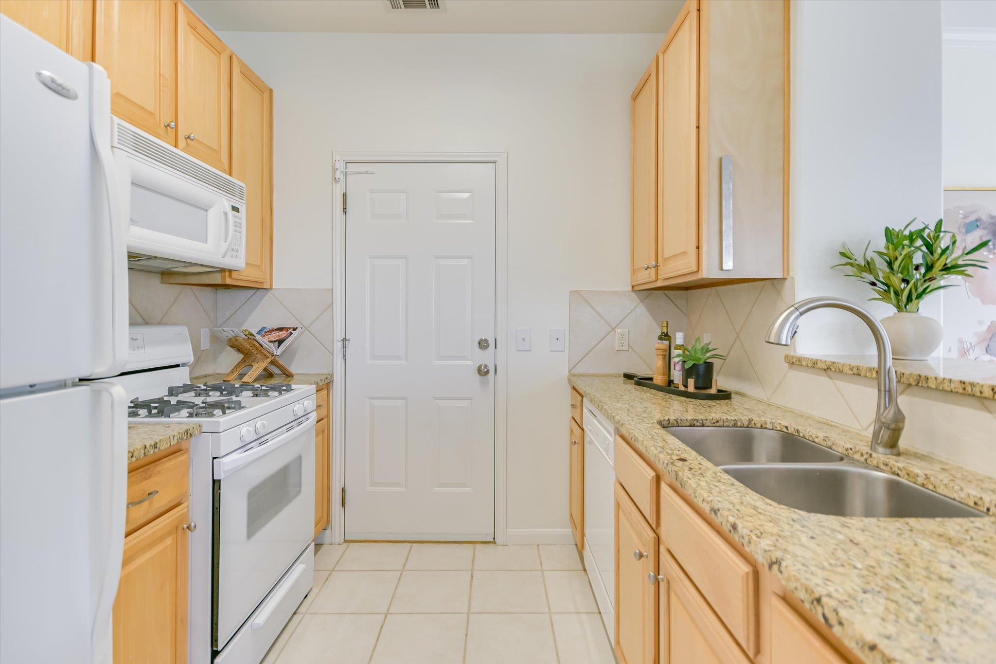 3300 Forest Creek Dr # 14, Round Rock, TX 78664