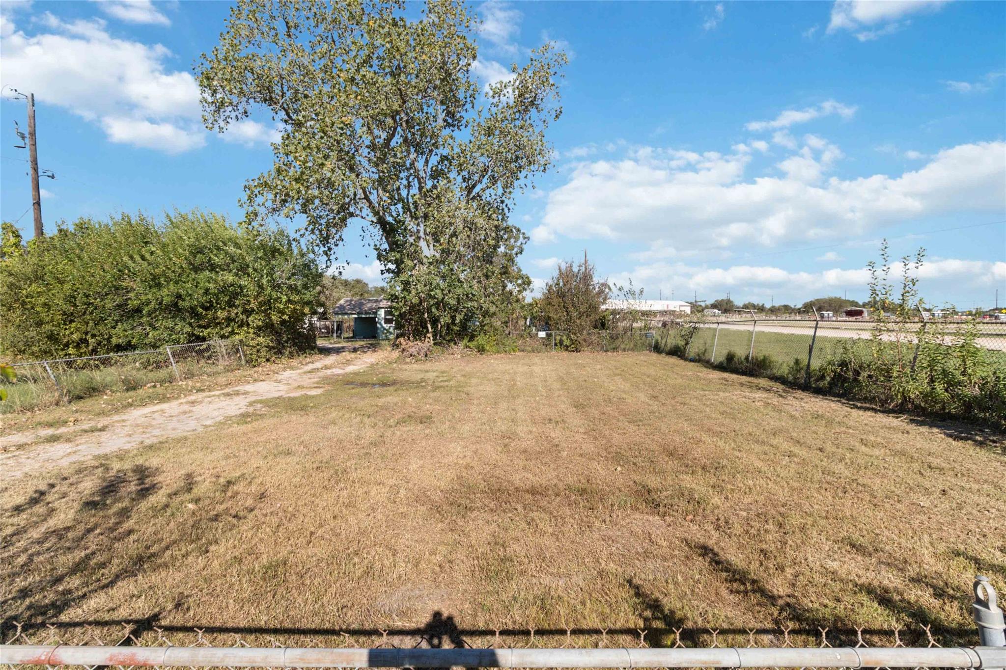 1113 N Old Highway 81, Kyle, TX 78640