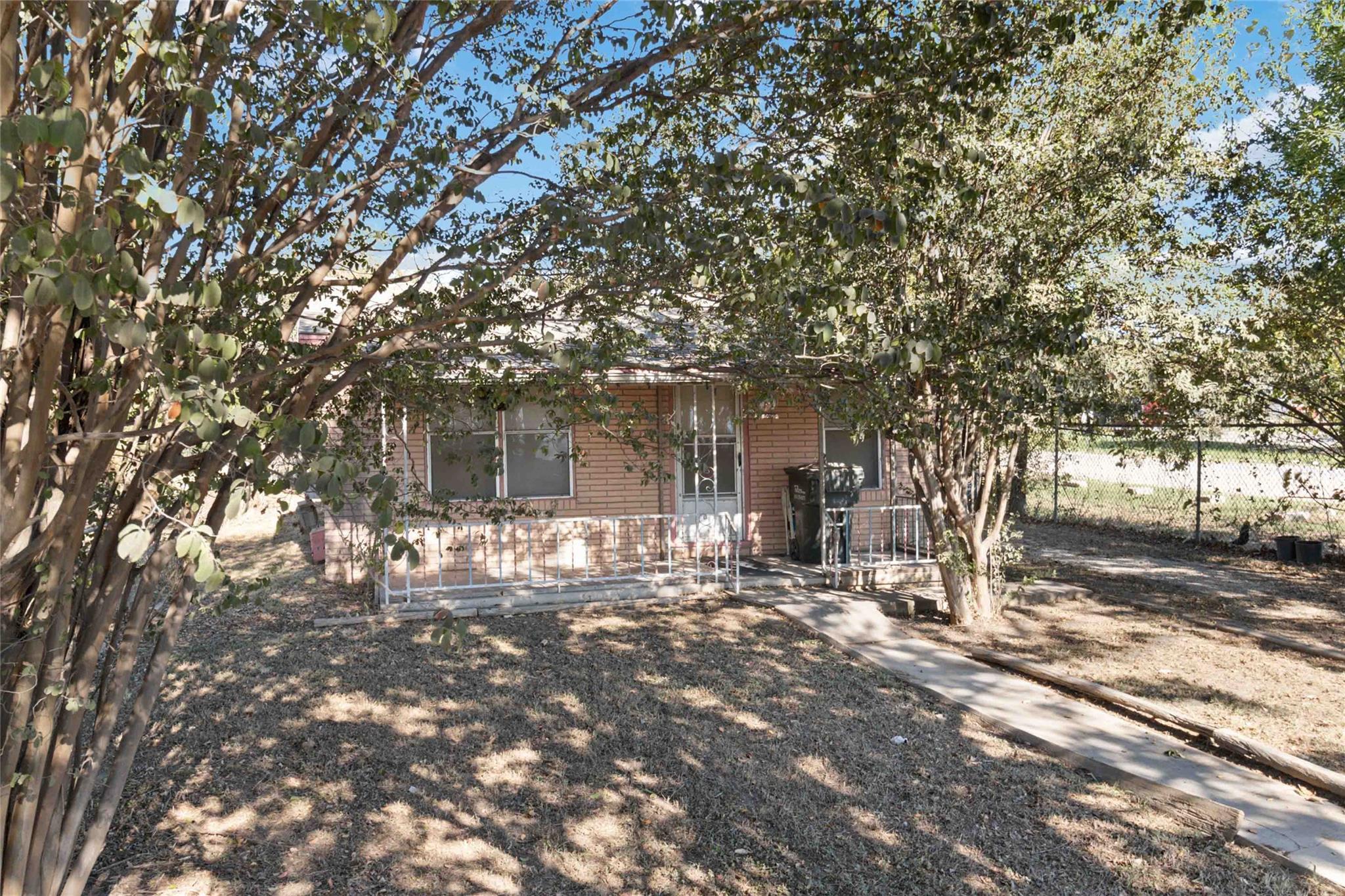 1113 N Old Highway 81, Kyle, TX 78640