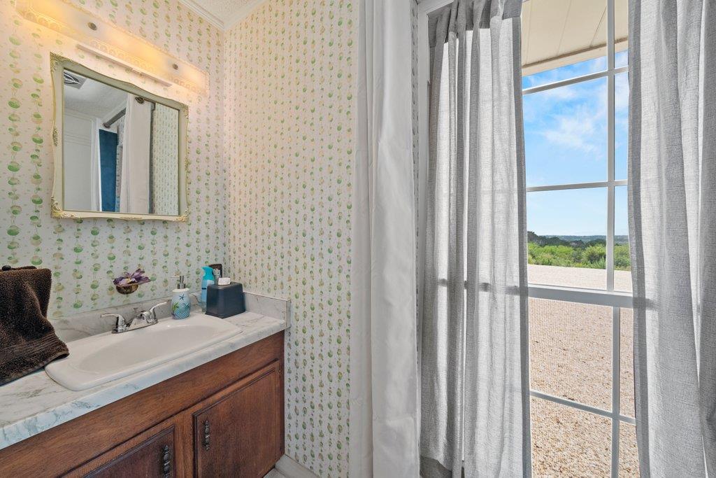 699 Floral Ave, New Braunfels, TX 78130