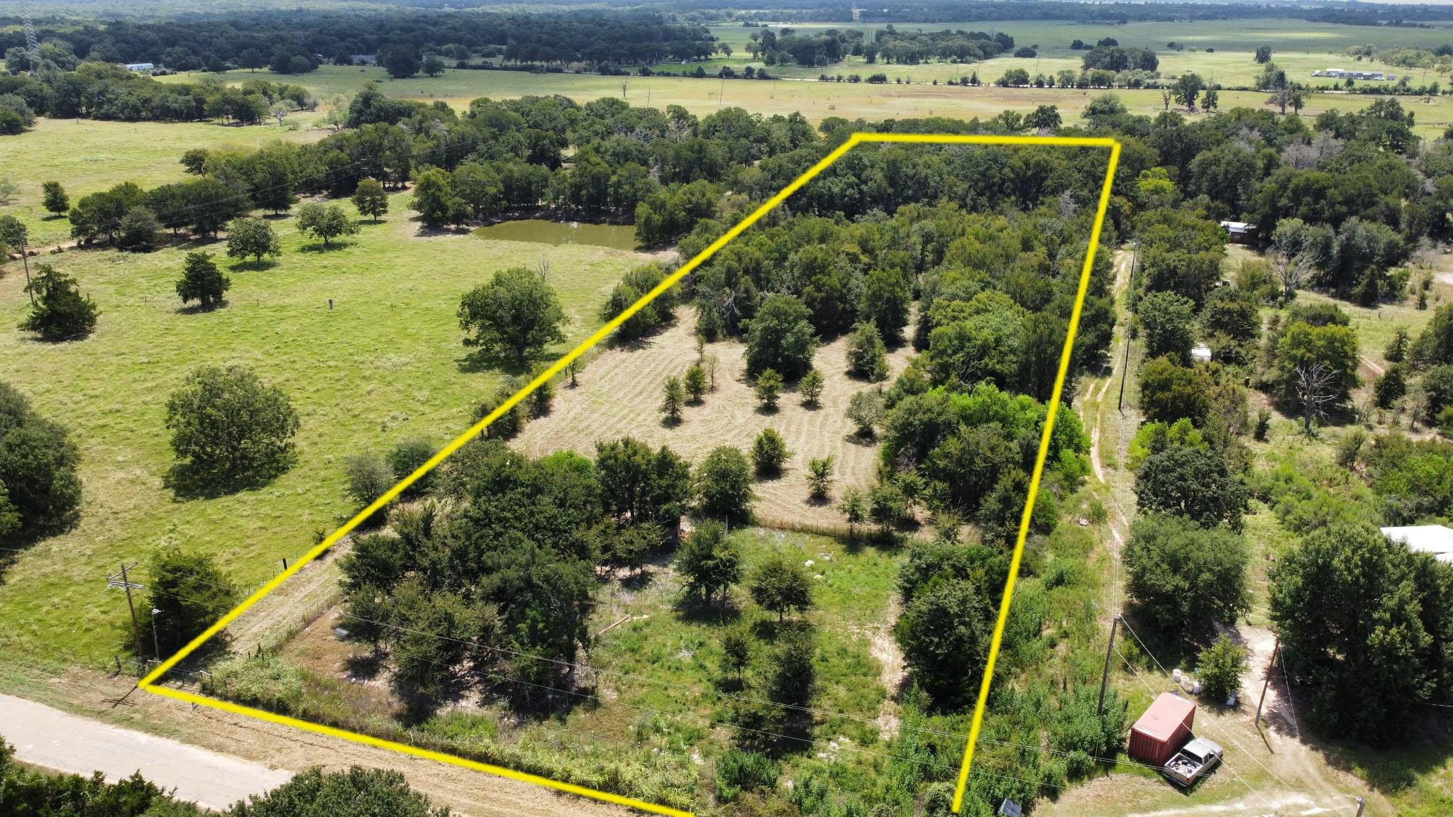 11305 Cooper Ln, Calvert, TX 77837