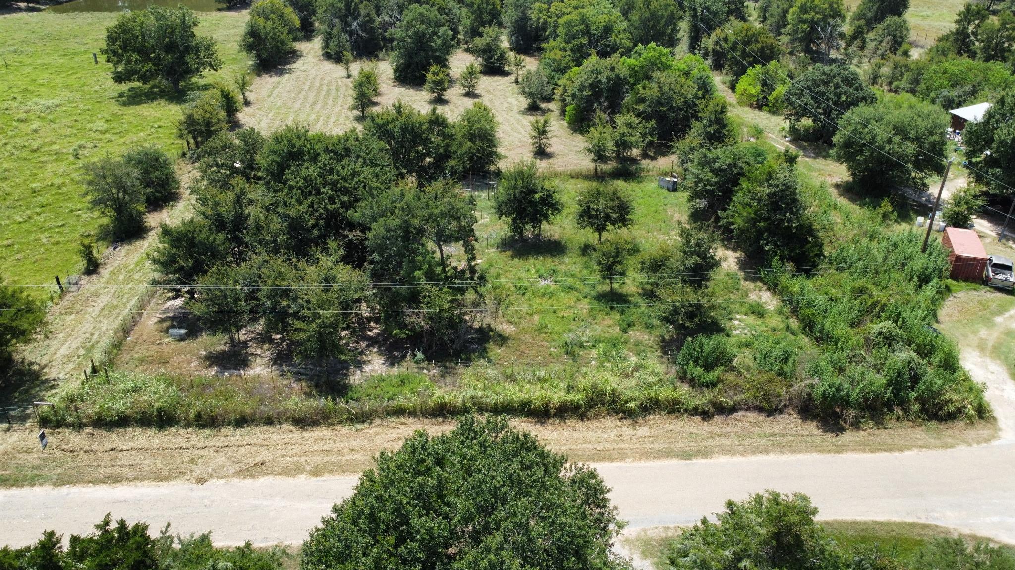 11305 Cooper Ln, Calvert, TX 77837